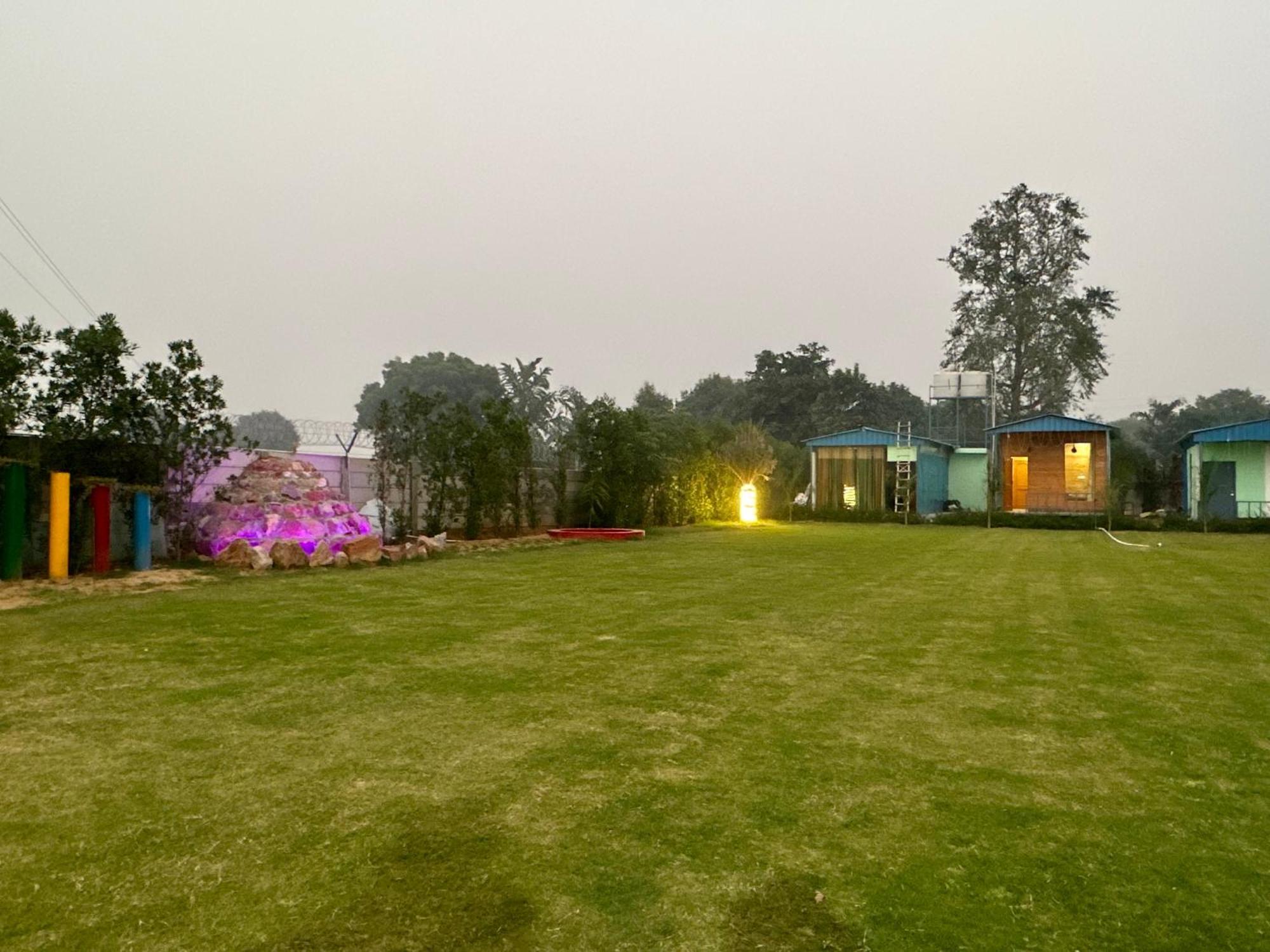 Farm With 5 Huts, Heated Pool And Bonfire Farm stay *