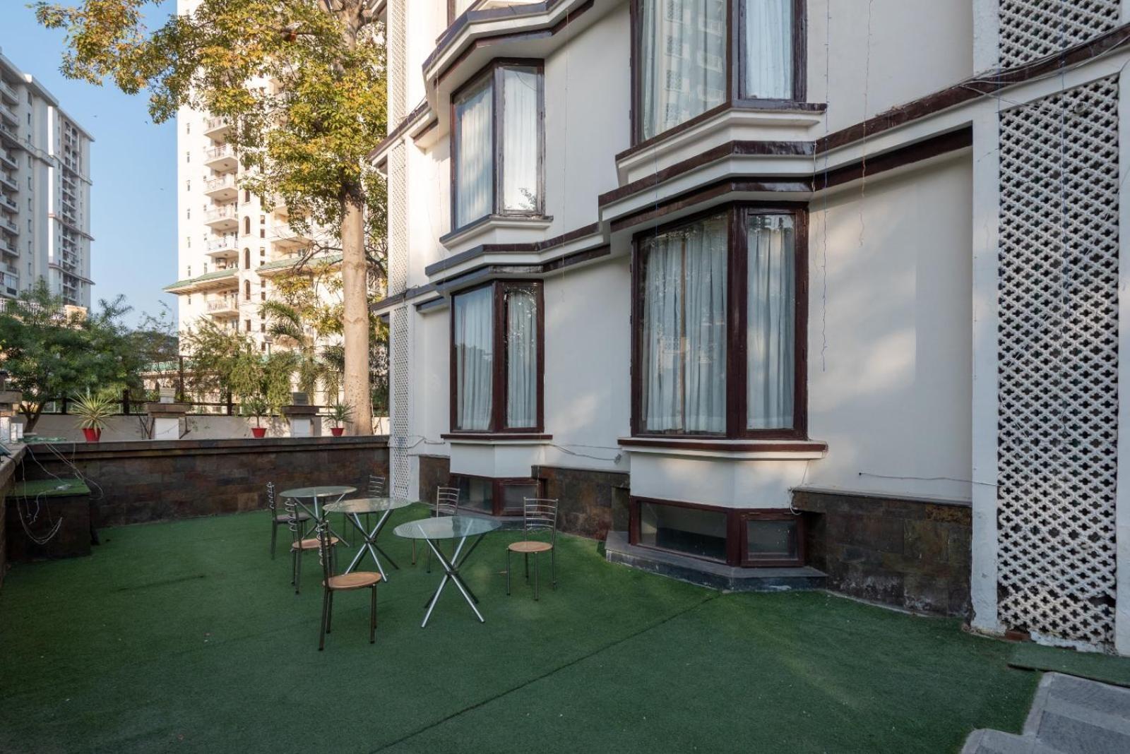 Saavi Huda City Centre Hotel
