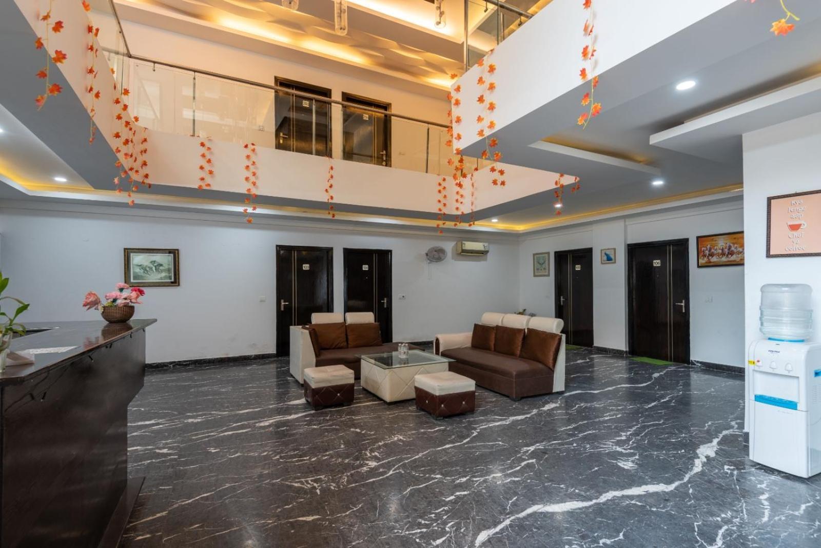 Saavi Huda City Centre 3*