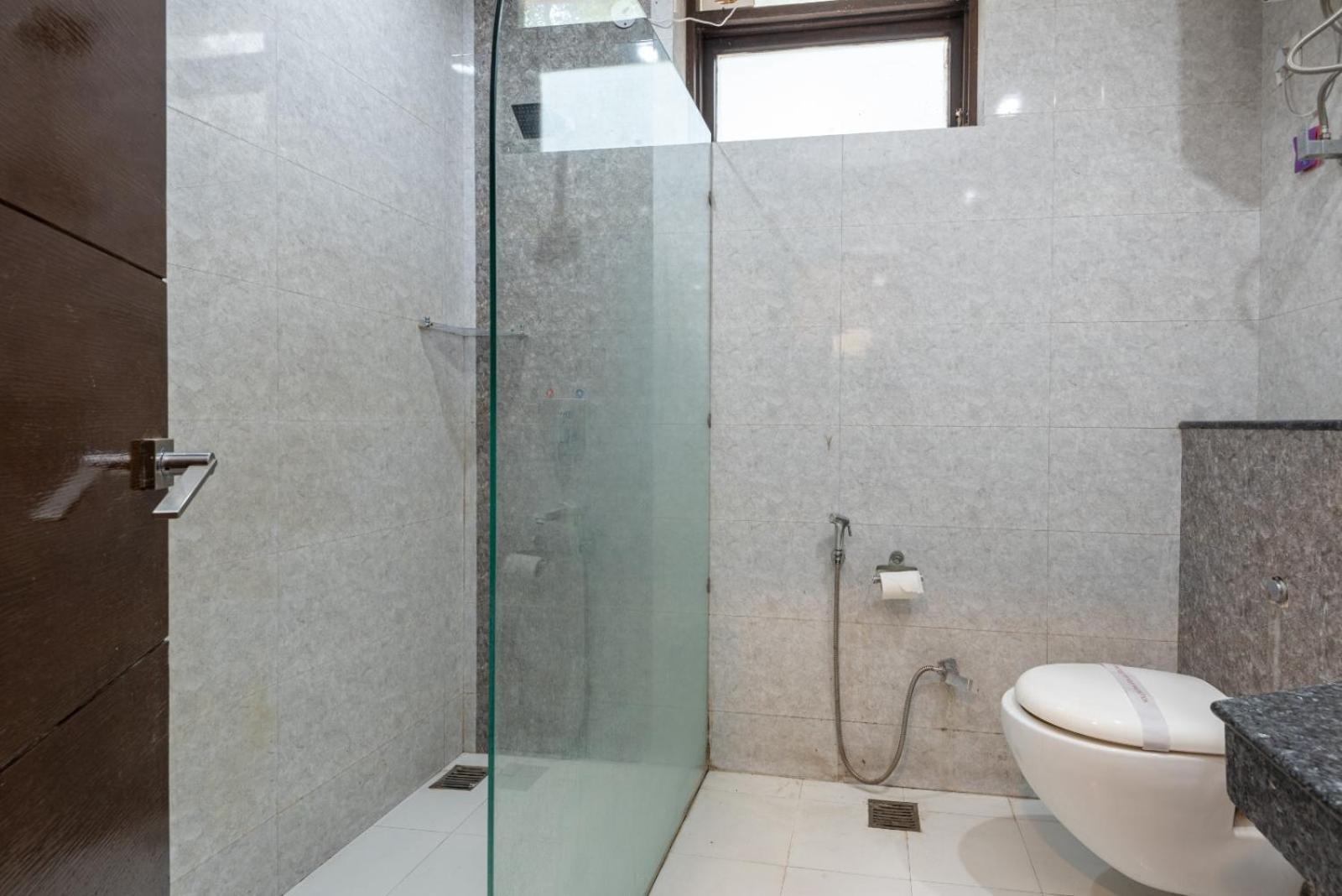 Hotel Saavi Huda City Centre Gurgaon