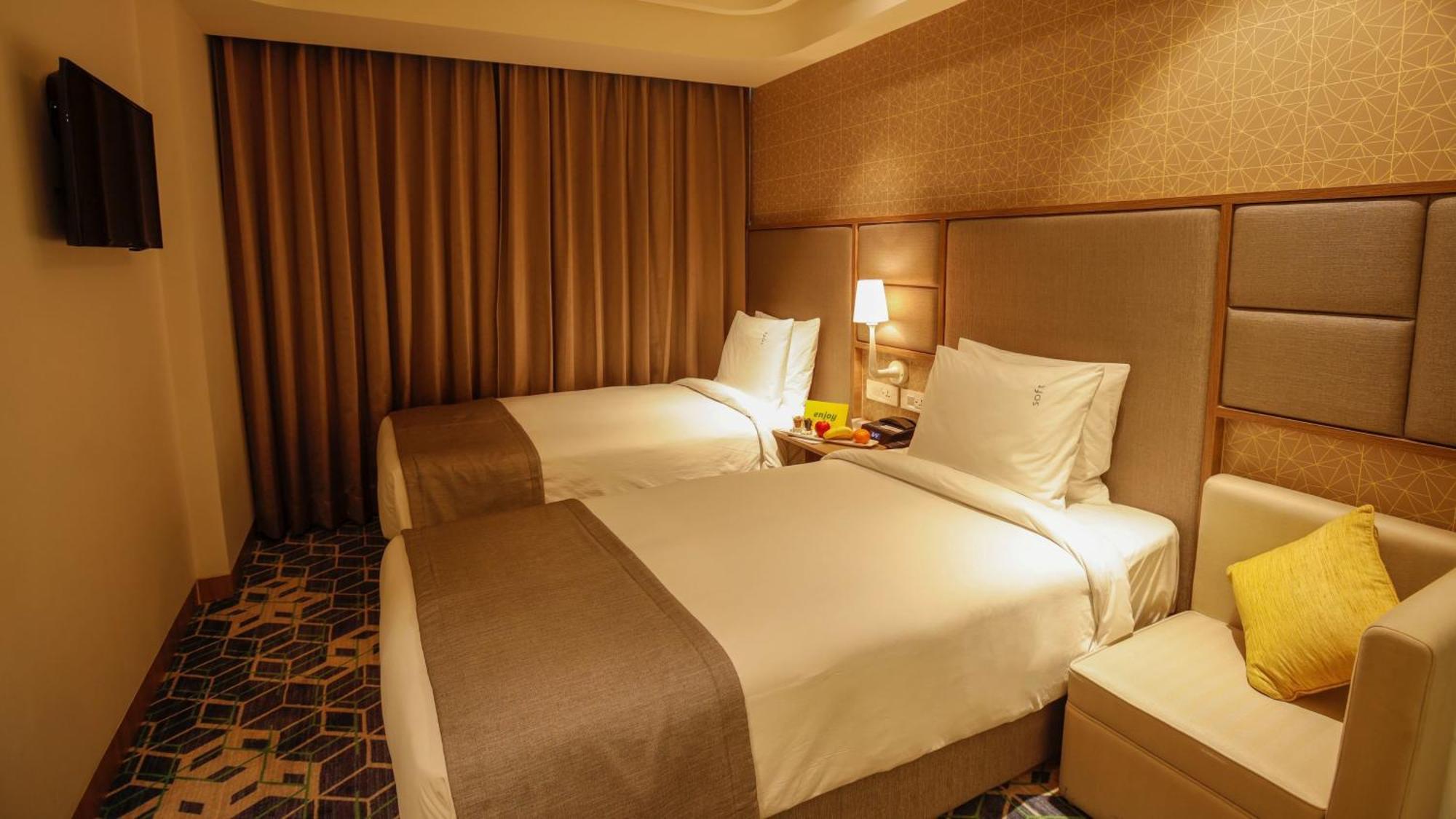Gurugram Sector 90 By Ihg Hotel 5*