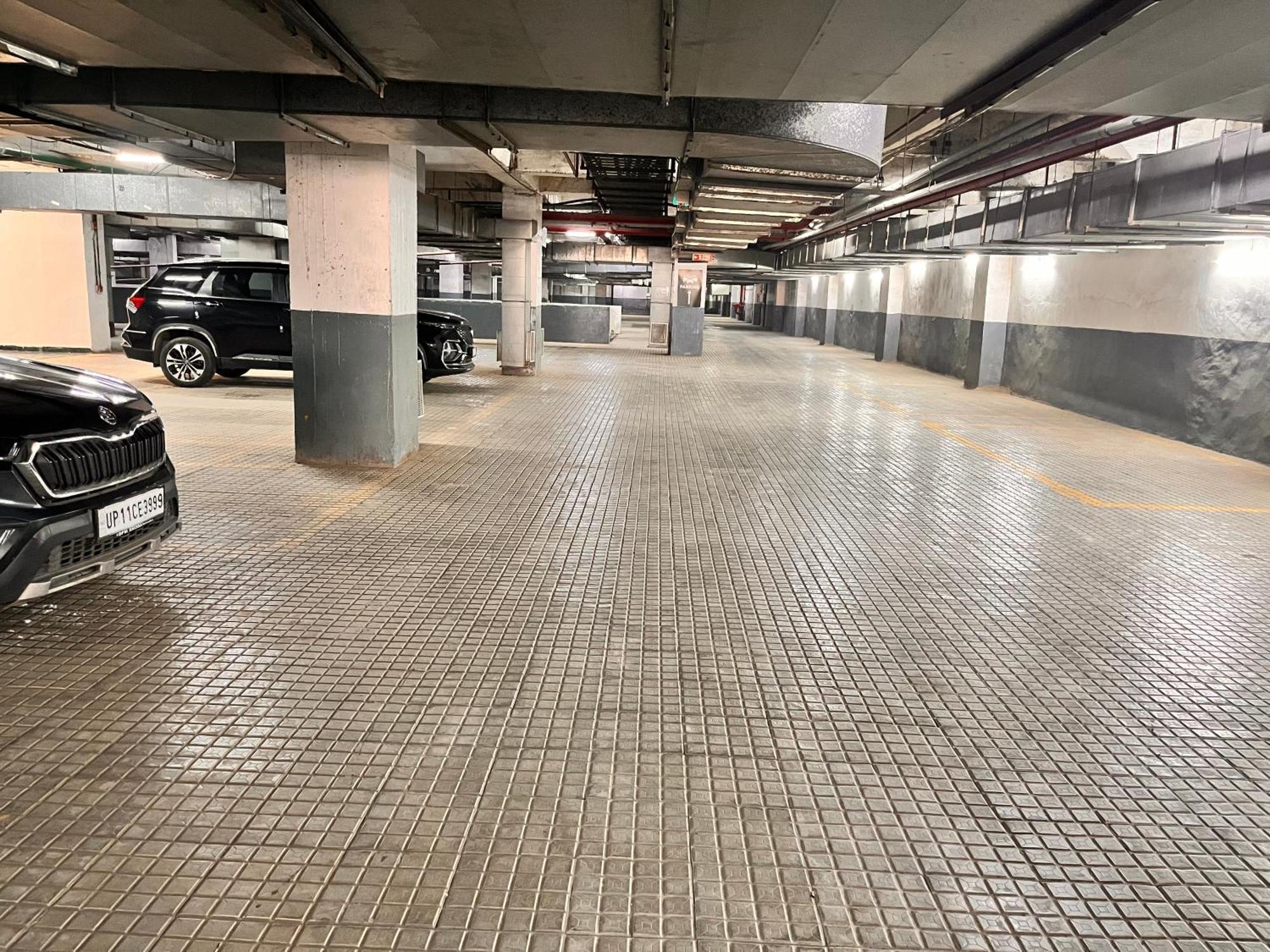 Flamingo Sector 67 I I Hotel 4*