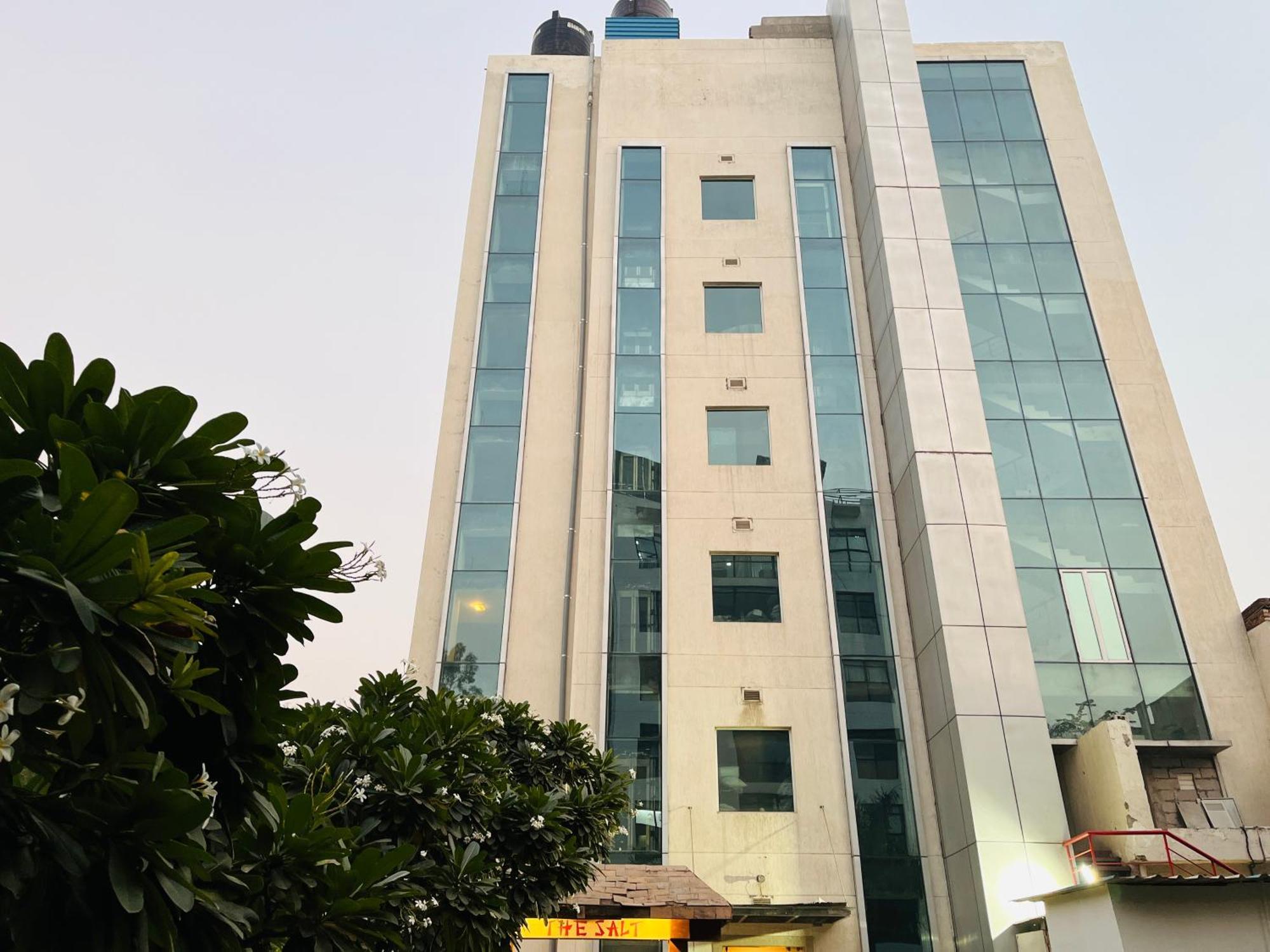 Corus & Banquets - Sector 14, Couple Friendly Hotel