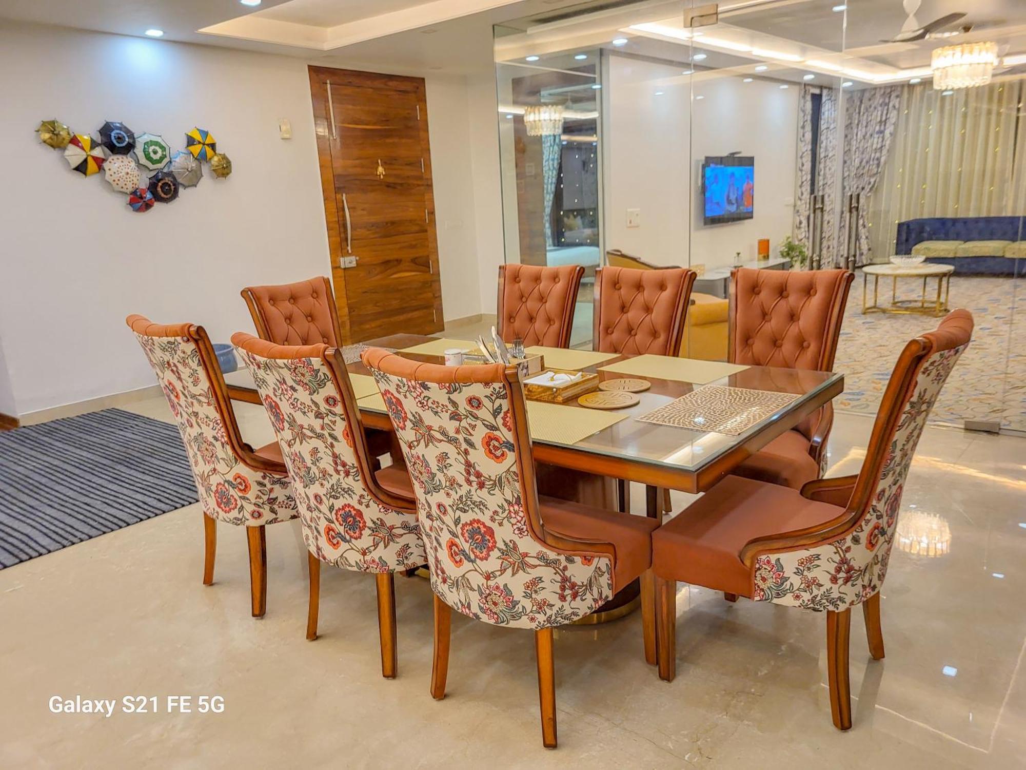 Bnbbuddy- Pratishtha 1 @2bhk, Dlf Phase 1 Gurugram