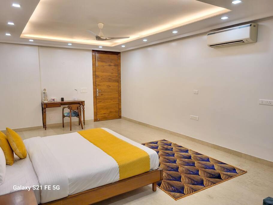 Bnbbuddy- Pratishtha 1 @2bhk, Dlf Phase 1 Gurugram