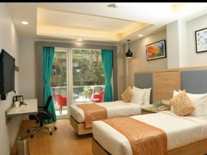 Inde Golf Course Extension, 4*