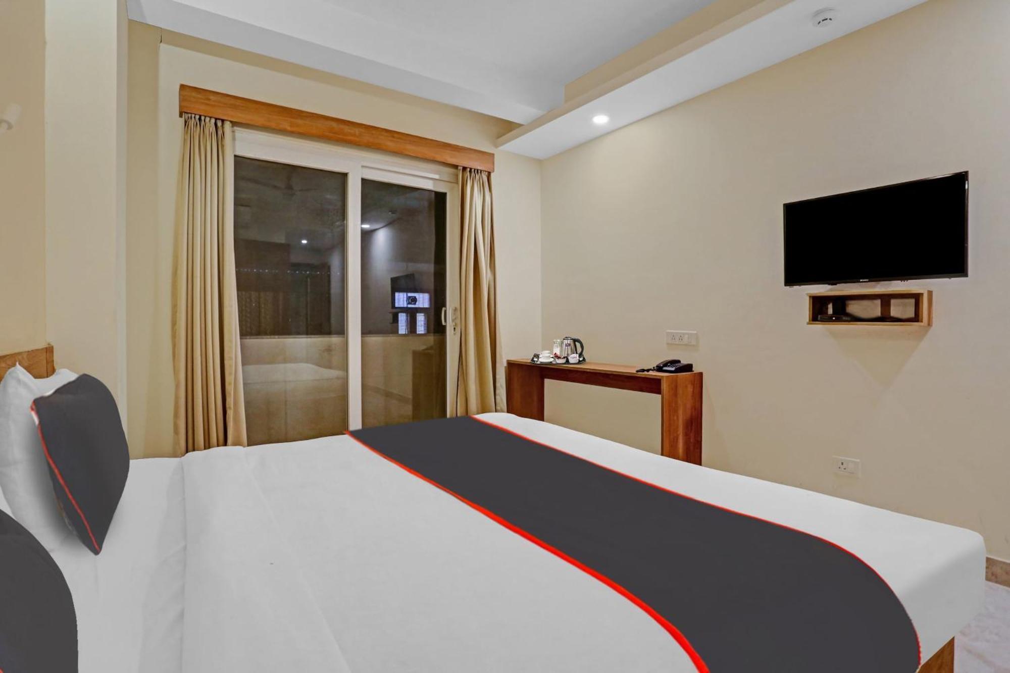 Hotel Collection O Rm Residency Near Appu Ghar 3*