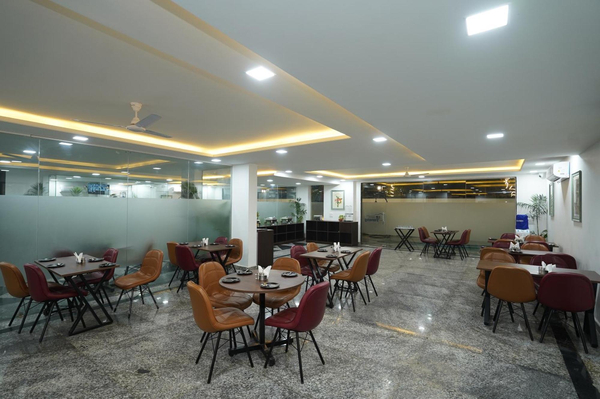 Hotel Posh Garden Artemis Hospital Road 4*