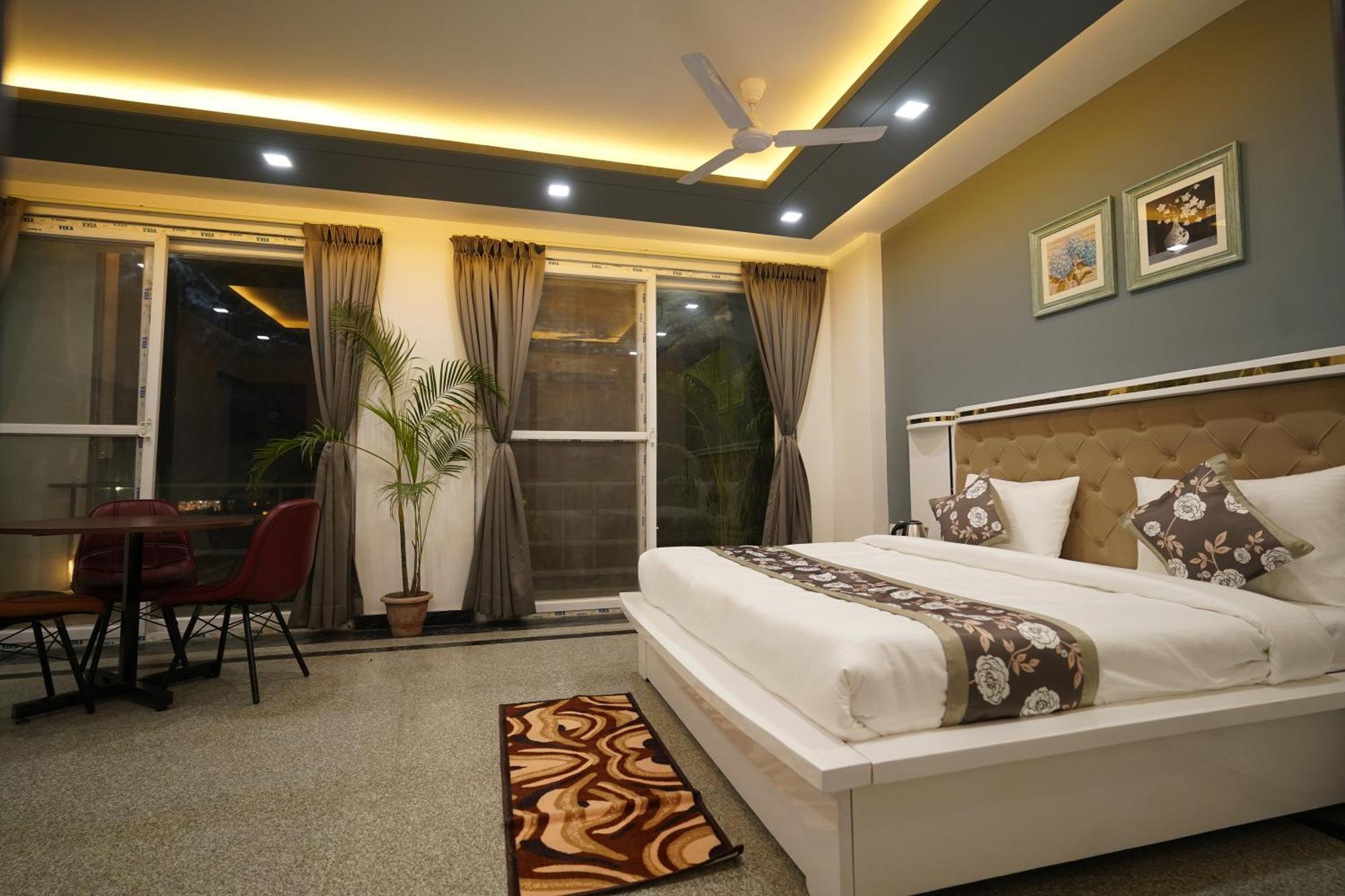 Posh Garden Artemis Hospital Road 4*