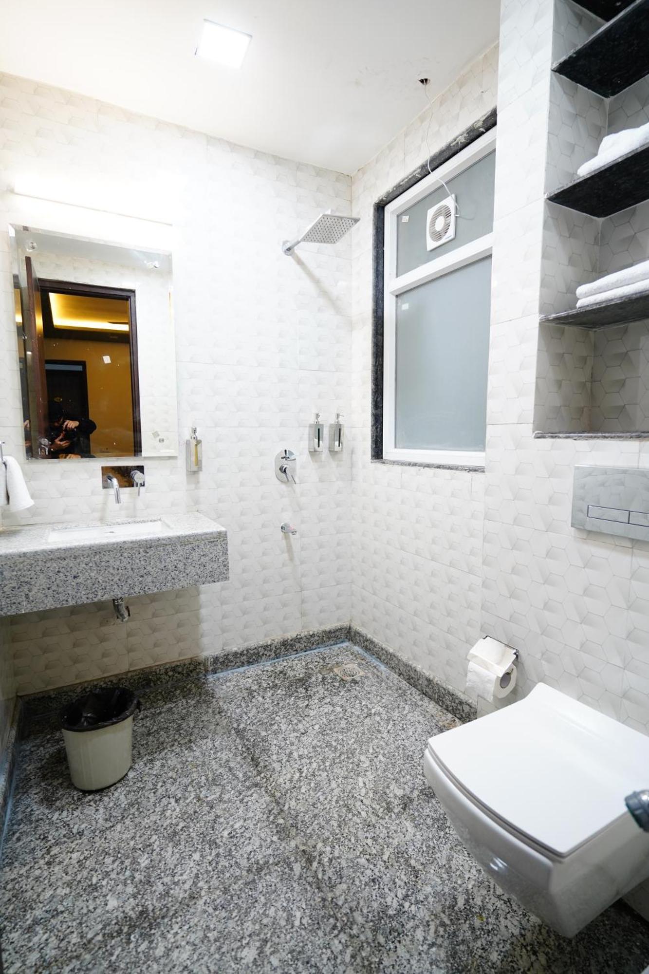 Posh Garden Artemis Hospital Road 4*