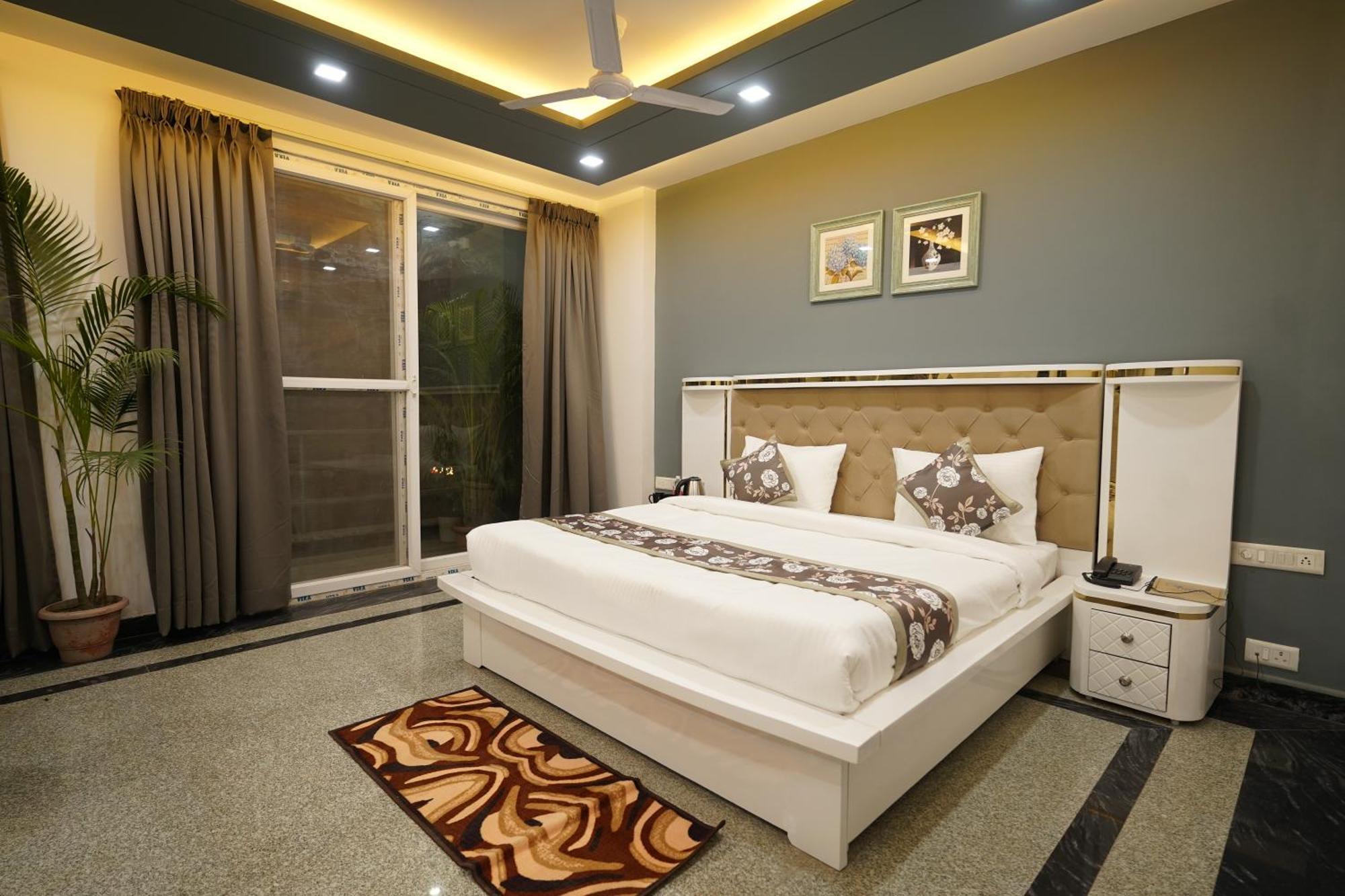 Posh Garden Artemis Hospital Road 4*