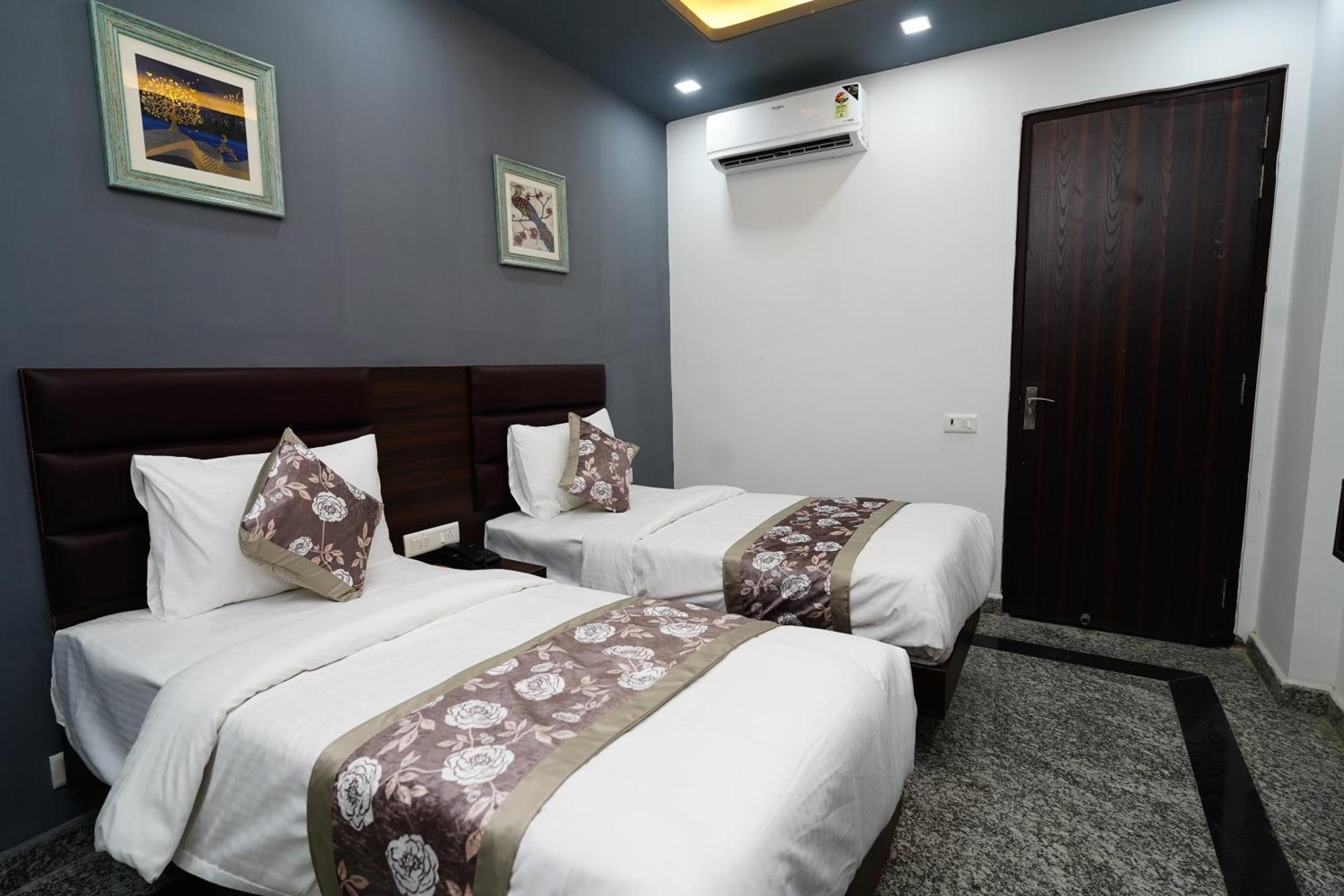 Posh Garden Artemis Hospital Road Hotel Gurgaon