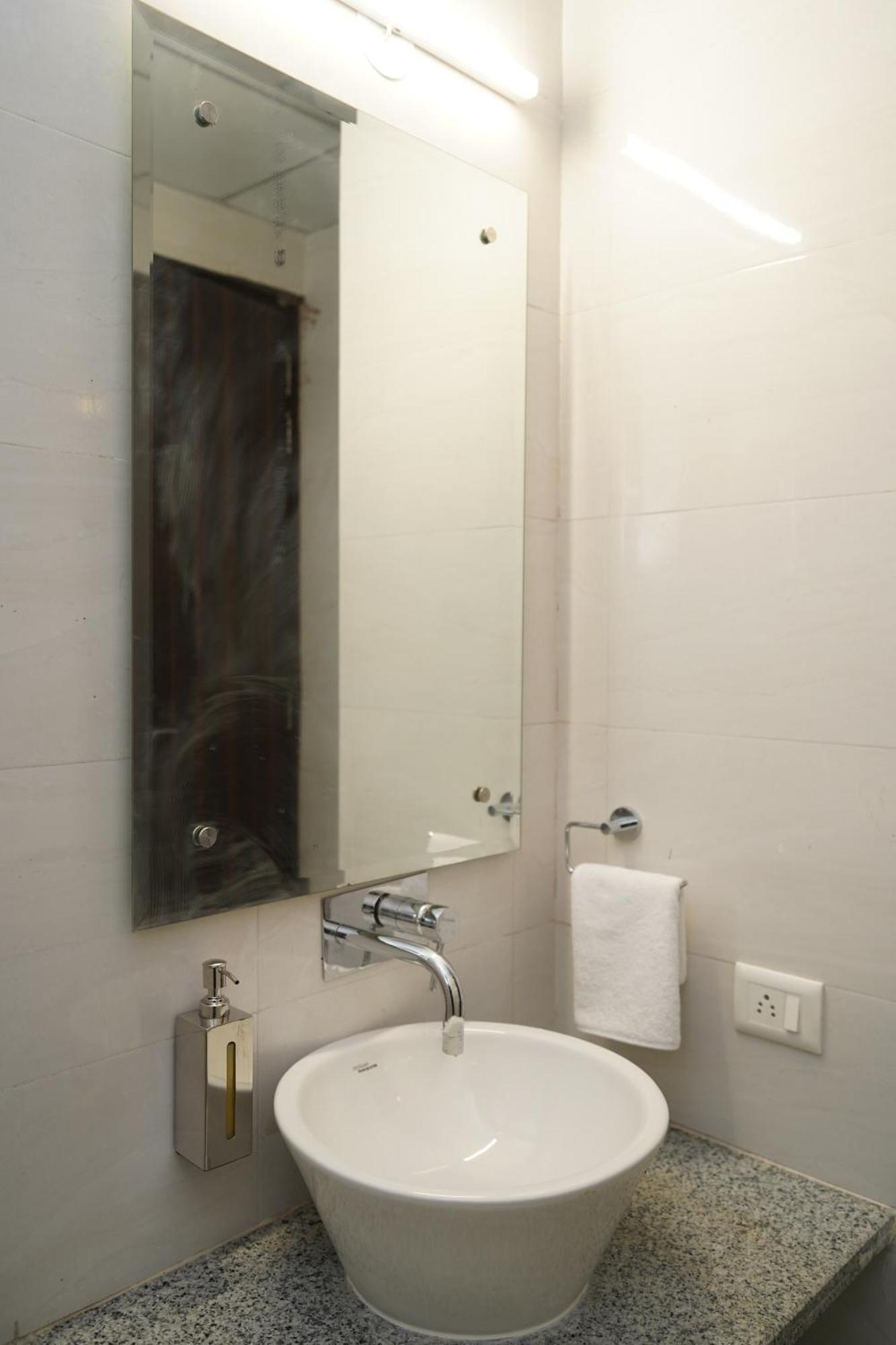 Hotel Posh Garden Artemis Hospital Road 4*