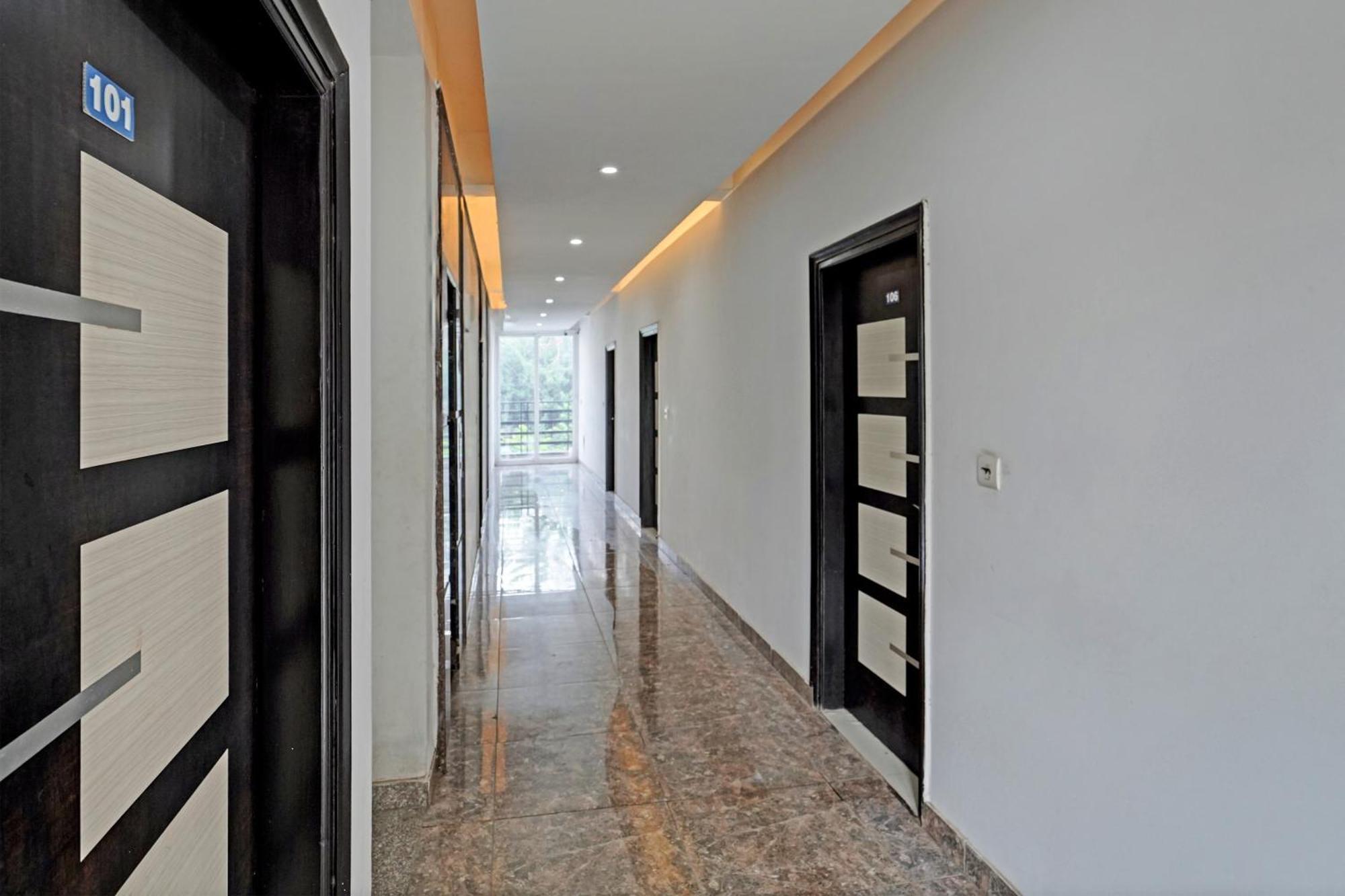 Hotel O Babil Palace Near Omaxe Celebration Mall 4*