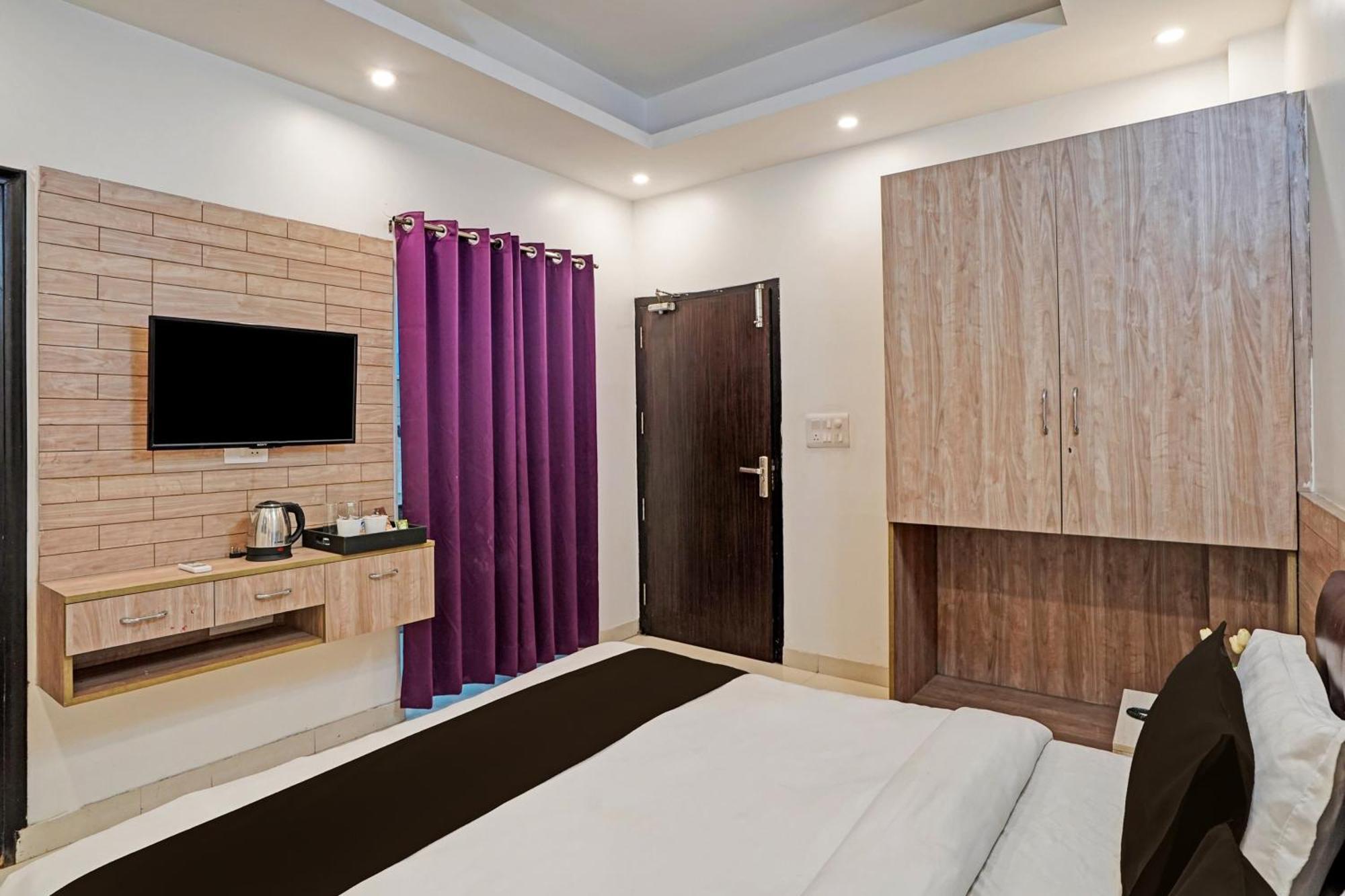 O Babil Palace Near Omaxe Celebration Mall 4* Gurgaon