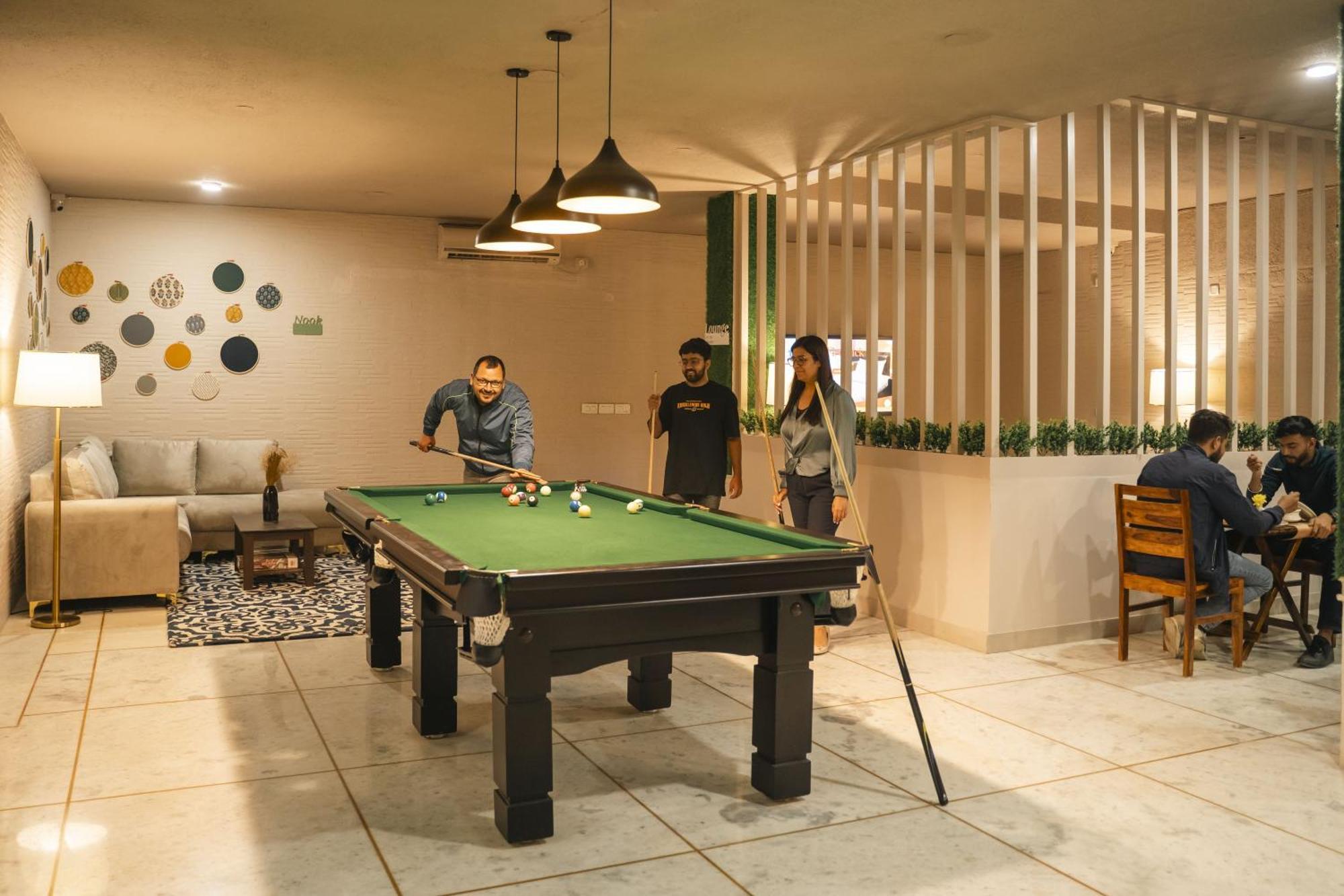 Hotel Firebrick Boutique Residences - Garnet House Gurgaon