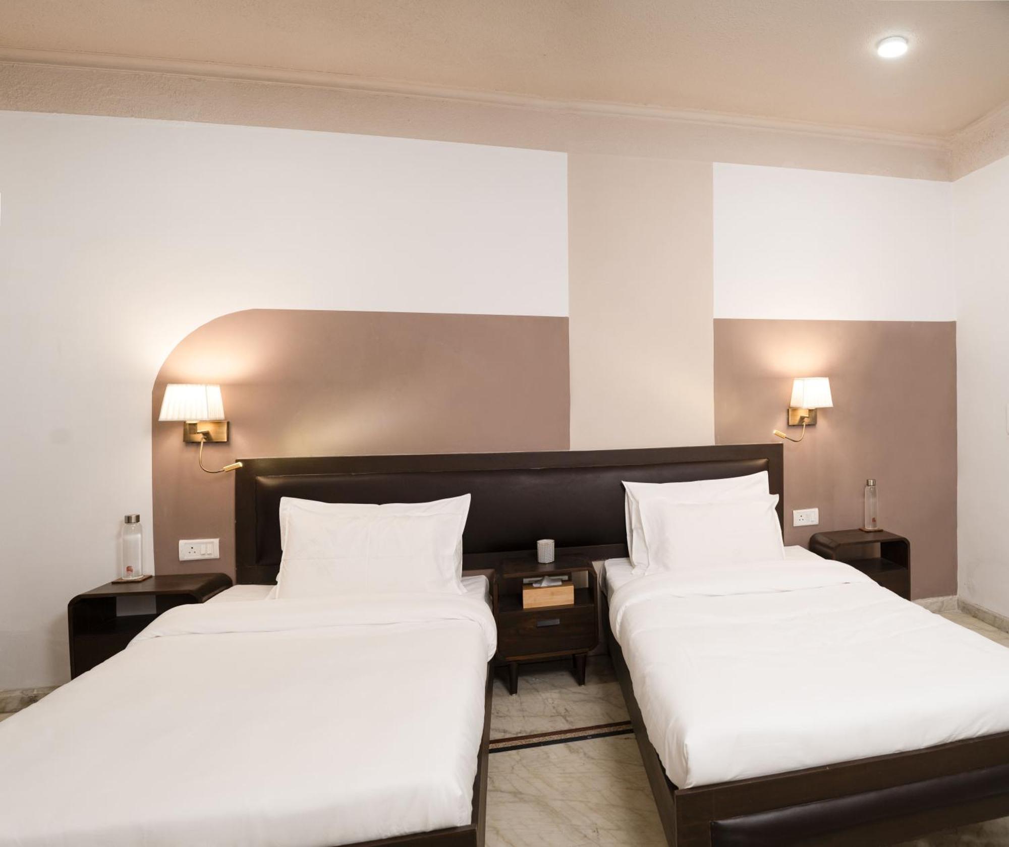 Hotel Firebrick Boutique Residences - Garnet House Gurgaon