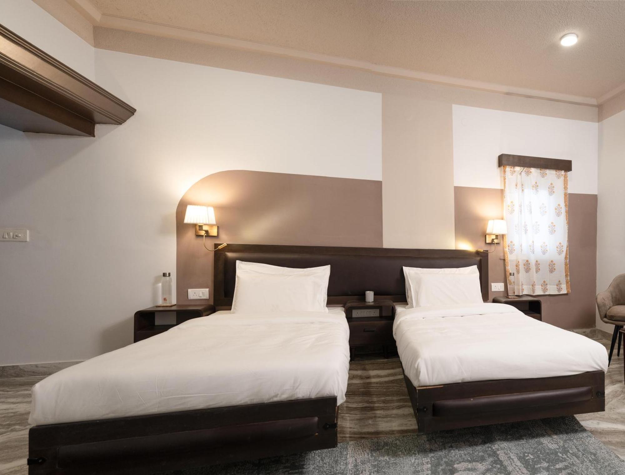 Hotel Firebrick Boutique Residences - Garnet House Gurgaon