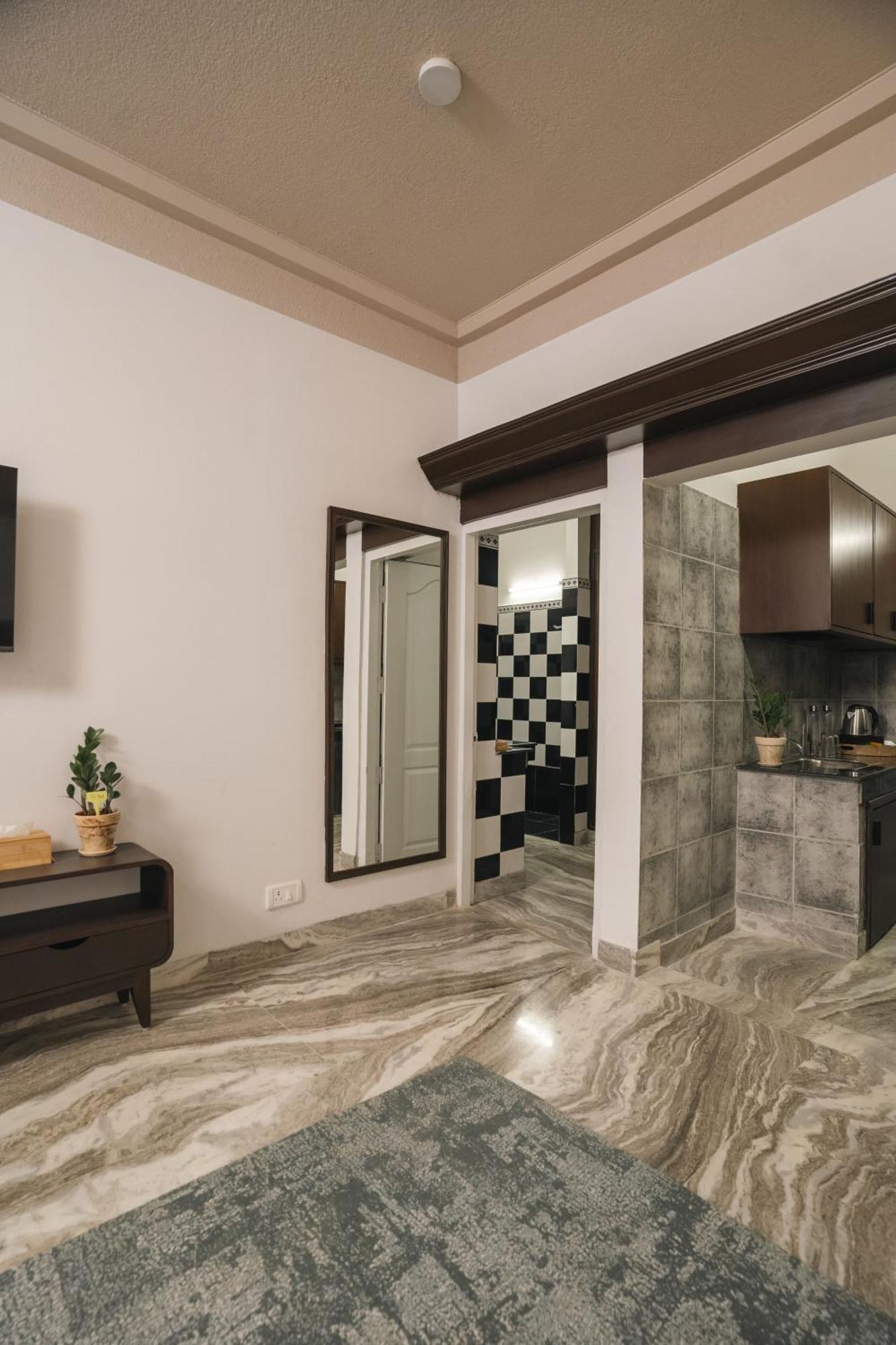 Hotel Firebrick Boutique Residences - Garnet House Gurgaon