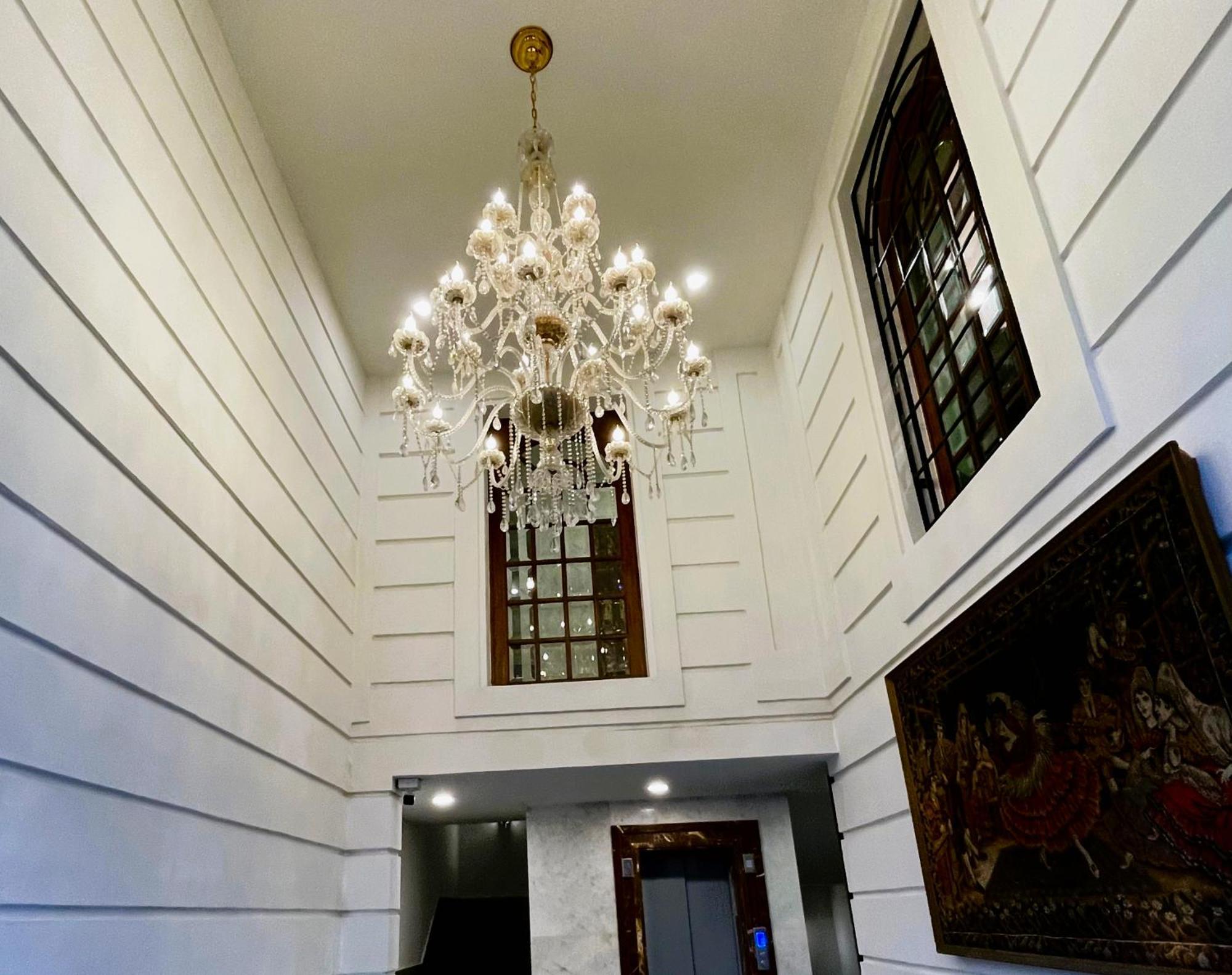 Hotel Ava And Corporate Golf Course Road, 3*