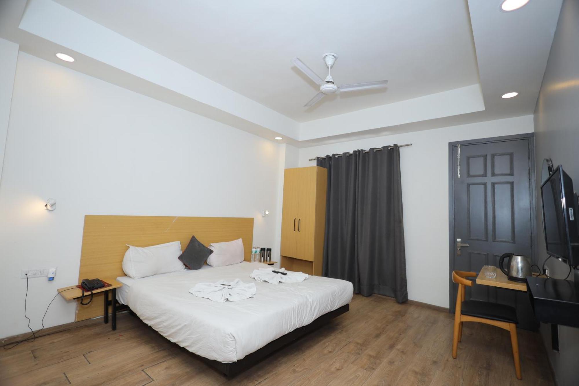 Wedlock Near Artemis Hospital 3* Gurgaon