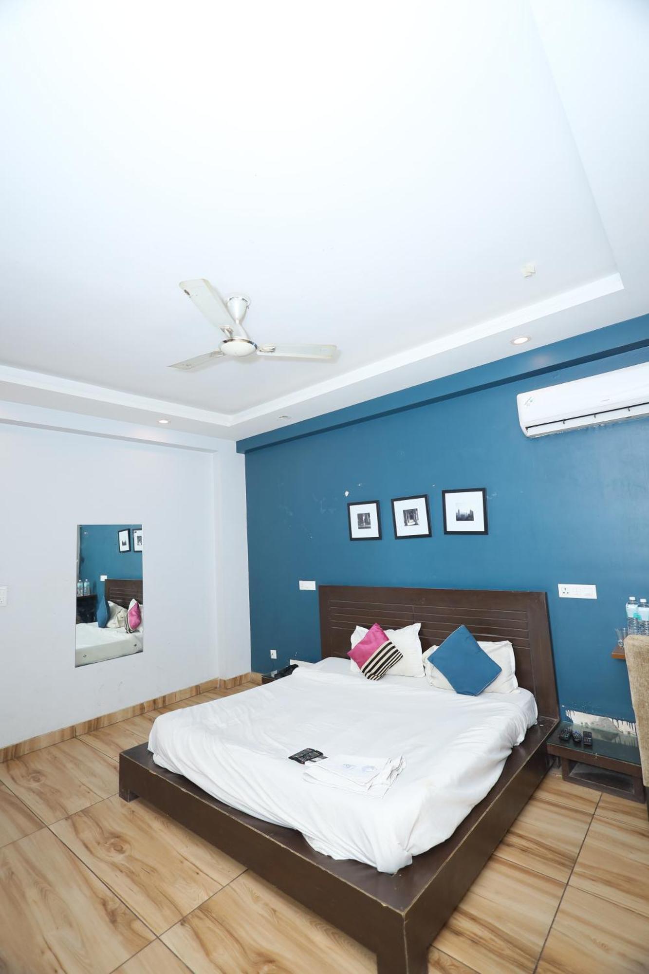 Wedlock Near Artemis Hospital Hotel 3*