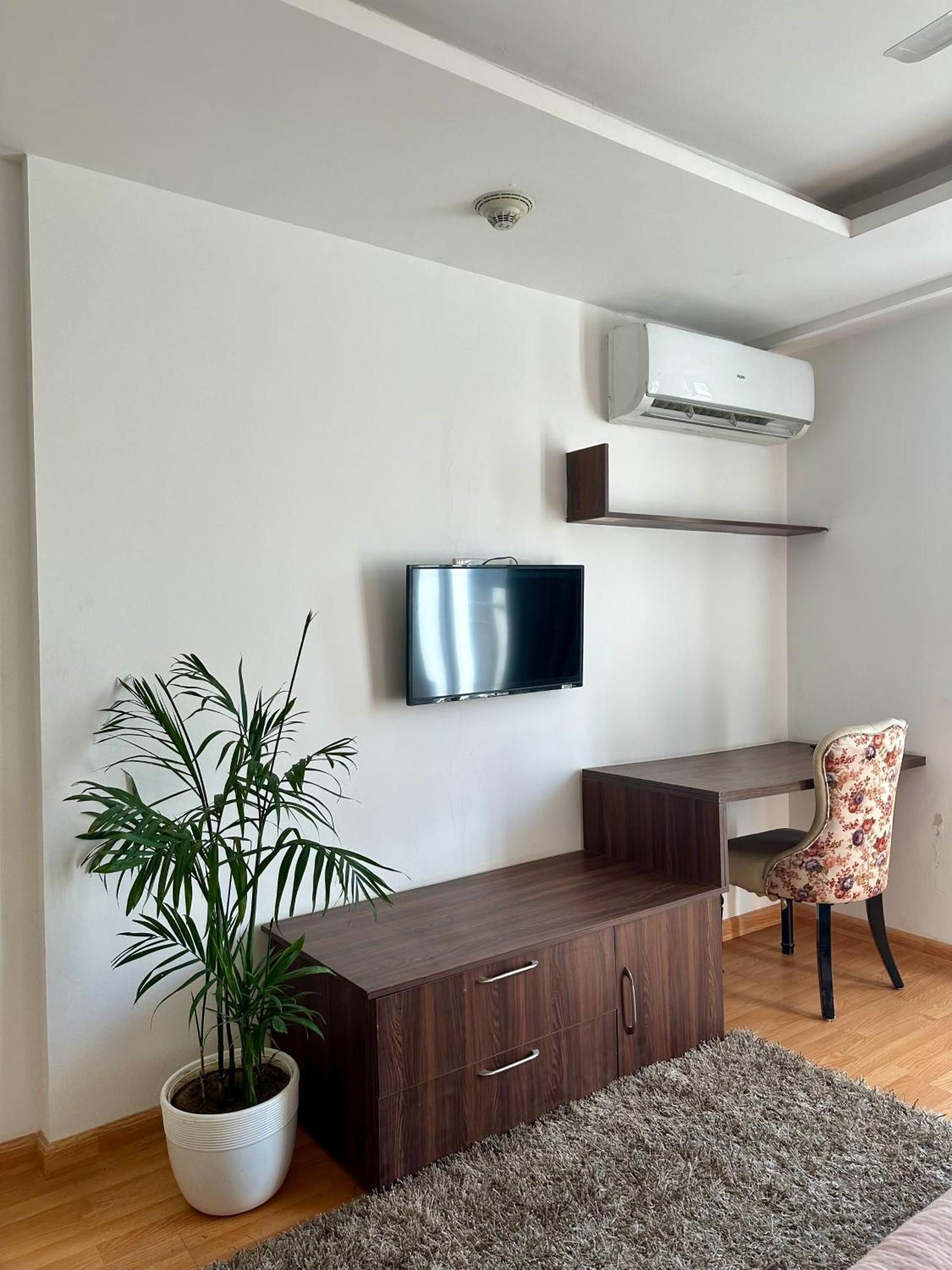 Flamingo Sector 67 I I 4* Gurgaon