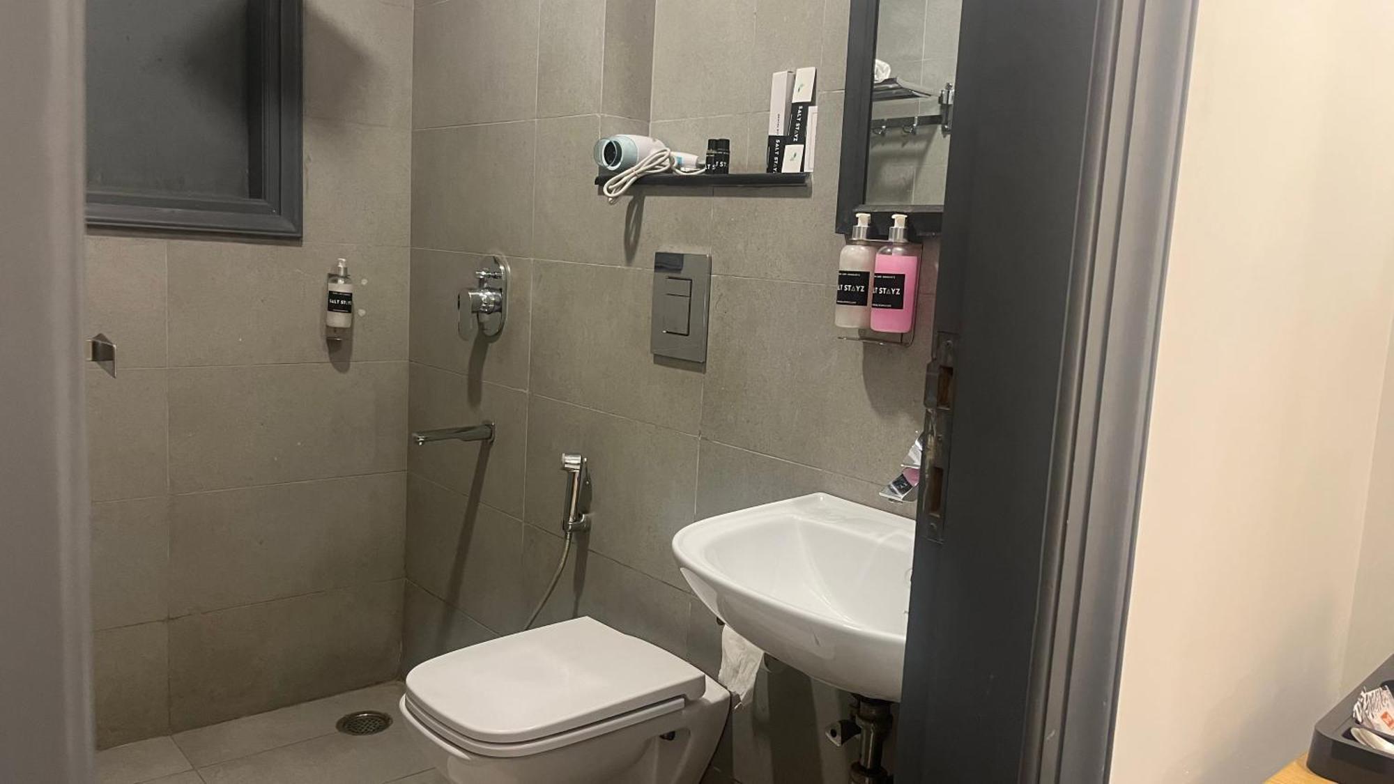 Hotel Saltstayz Phase 1 - Golf Course Road
