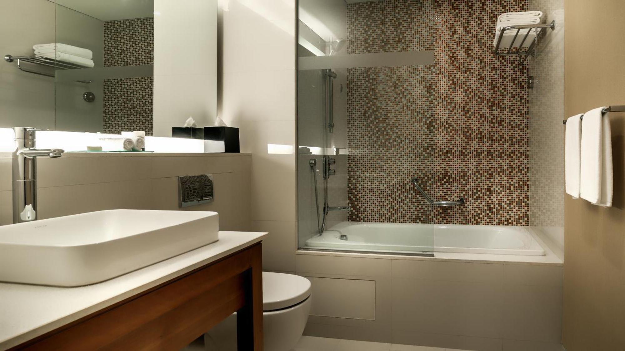 Hyatt Place Udyog Vihar 5*