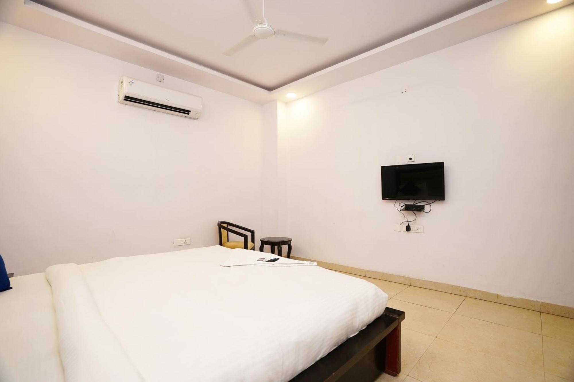 Hotel White Rock Gurgaon
