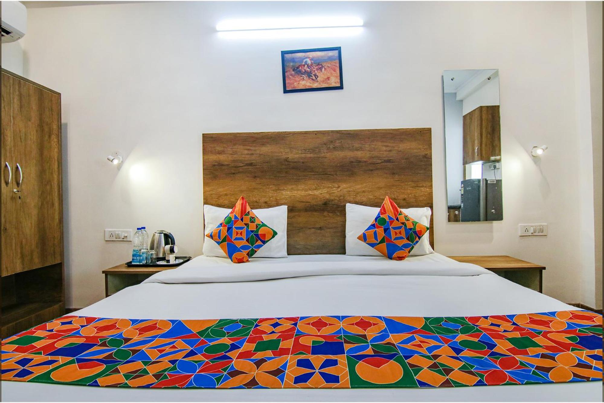 Fabexpress The Radiant Hotel