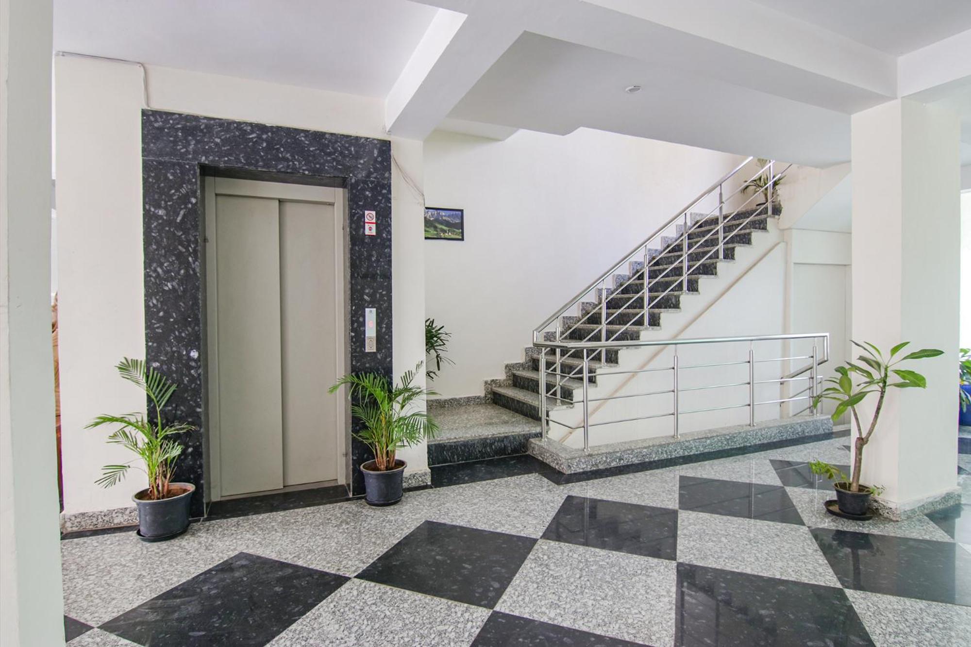Fabexpress The Radiant Hotel Gurgaon