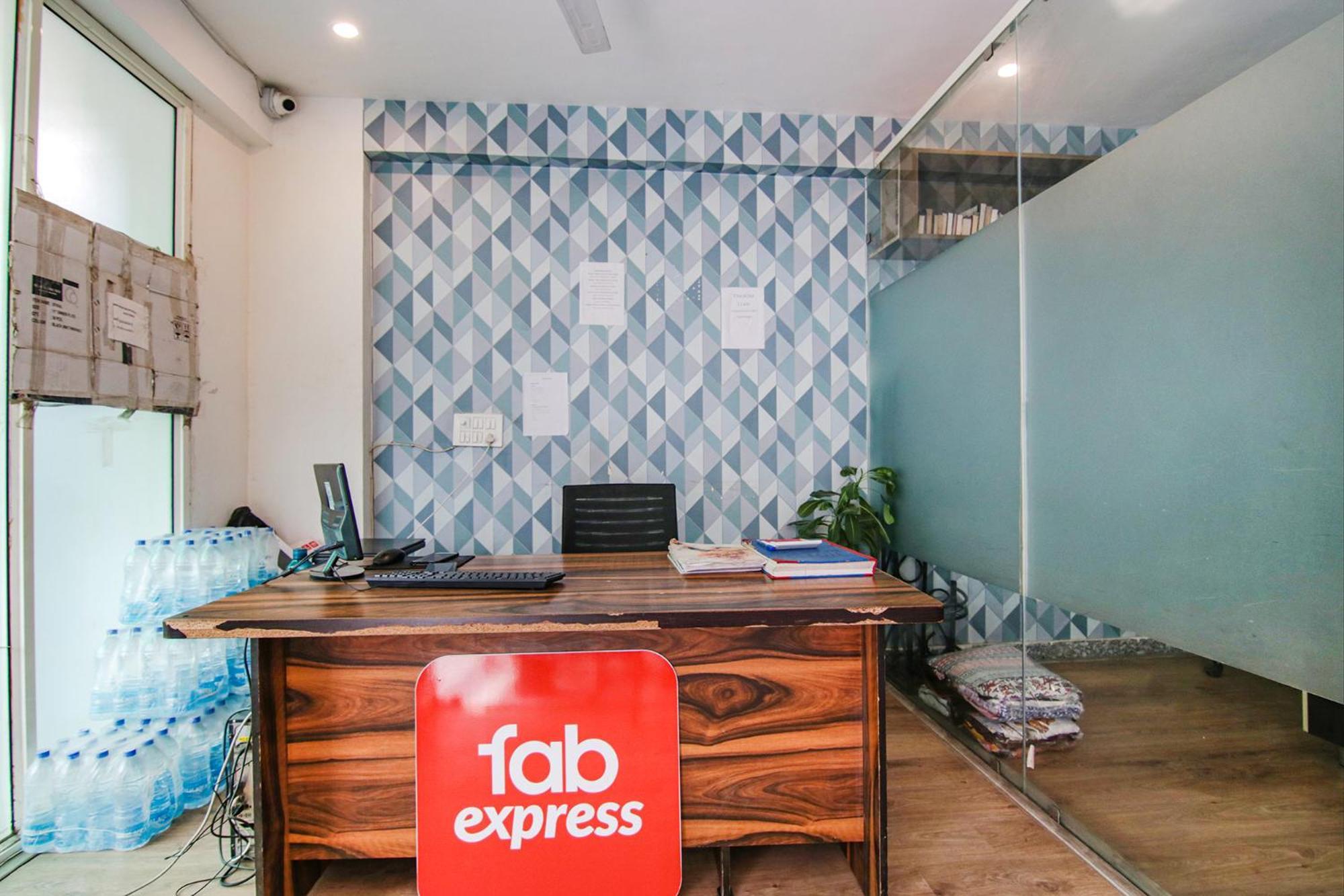Hotel Fabexpress The Radiant 3*