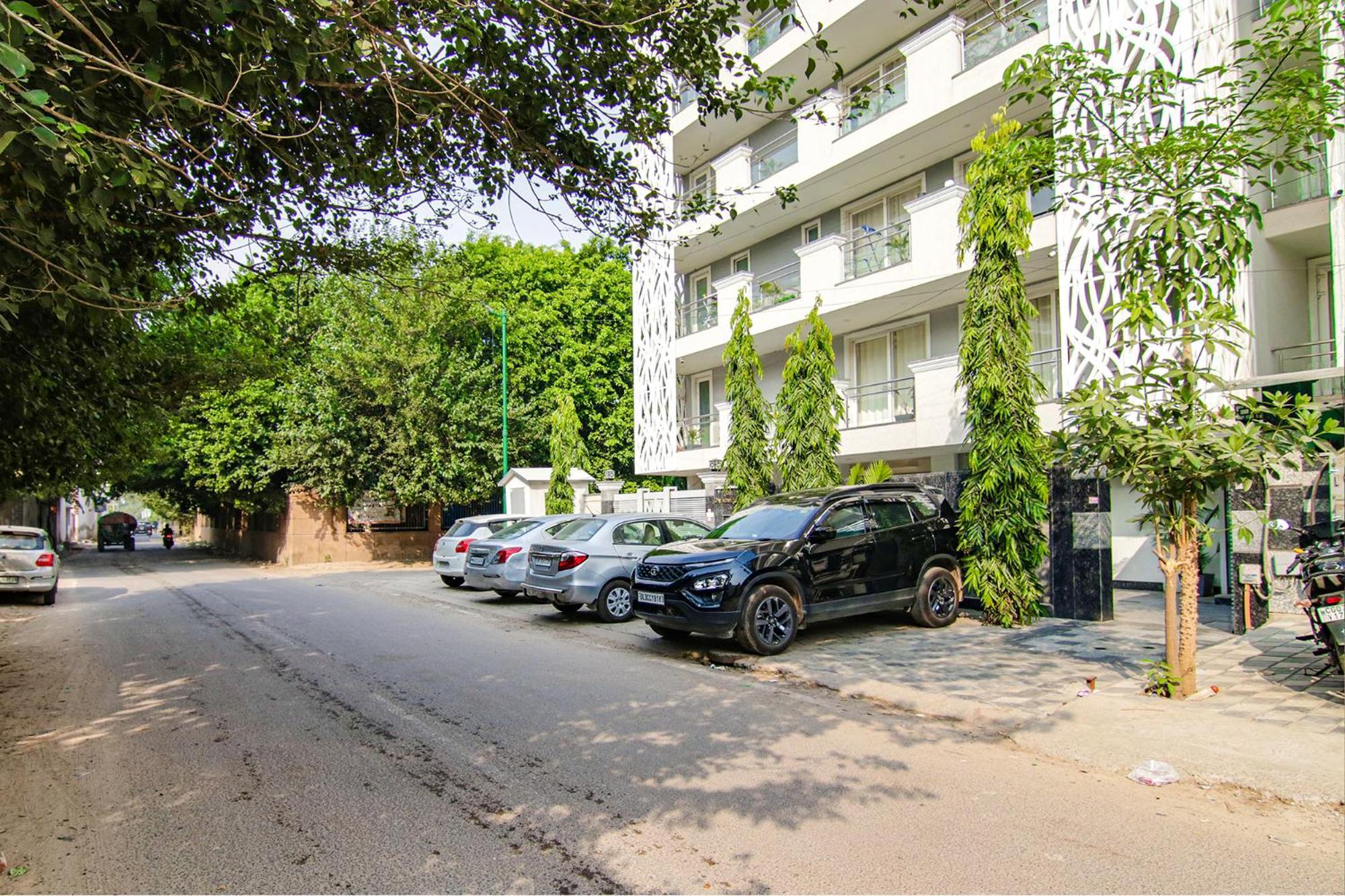 Fabexpress The Radiant Hotel Gurgaon