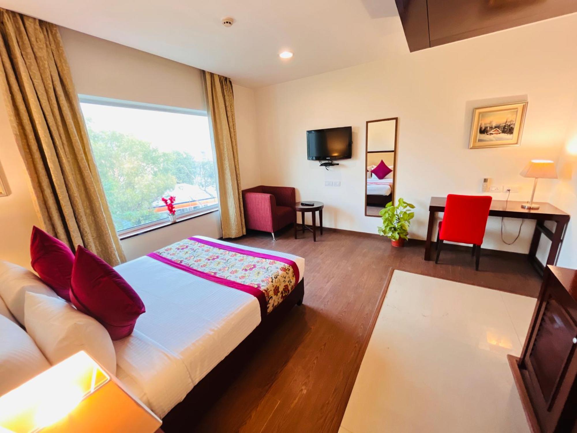 Hotel Corus & Banquets - Sector 14, Couple Friendly
