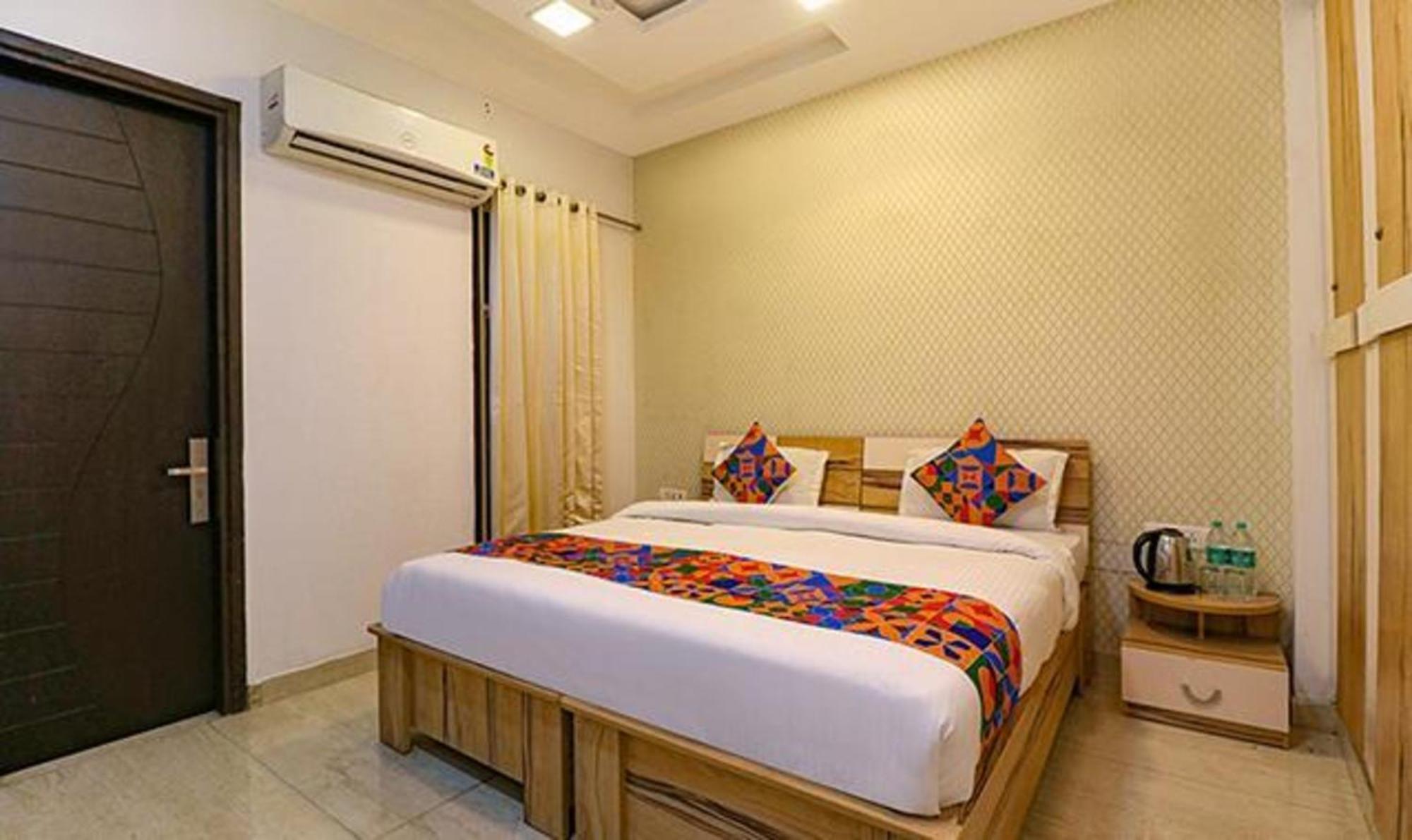 Hotel Fabhotel The Royal Oak 3*