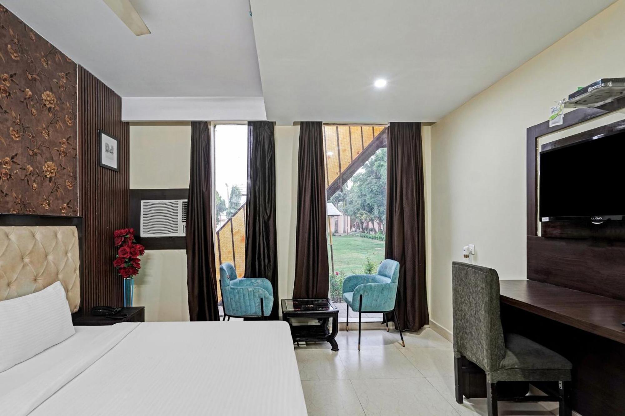 Palette - Jps Residency Resort 3*
