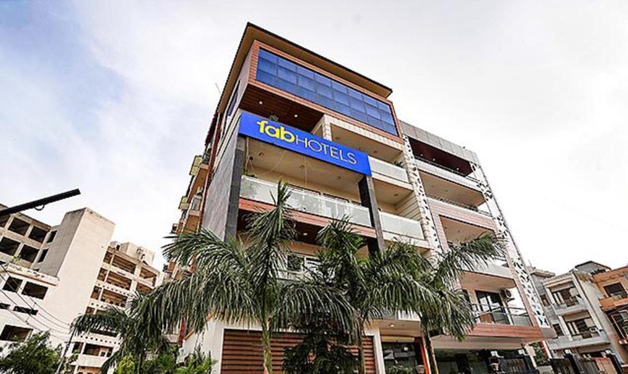 Fabhotel Grace Gurgaon
