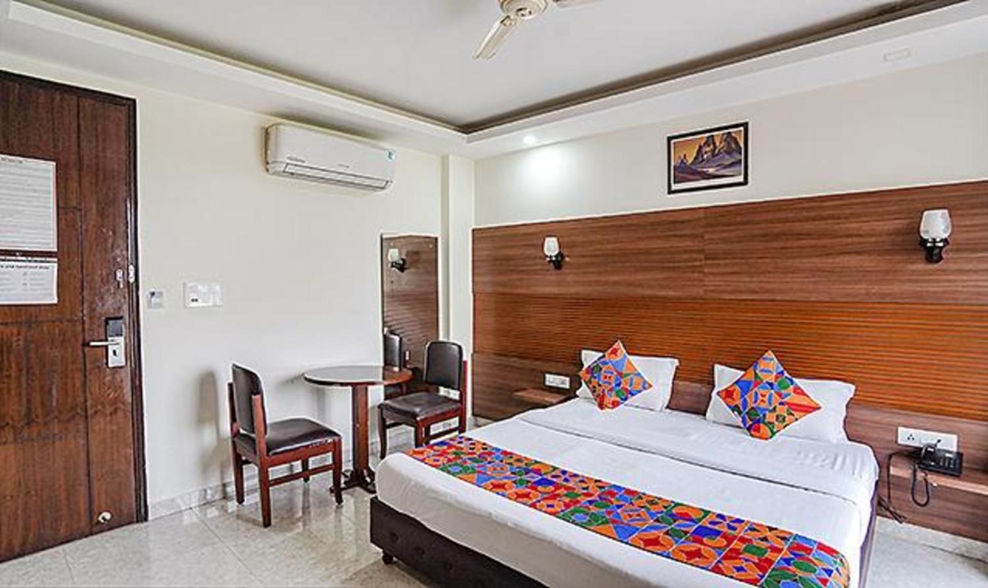 Hotel Fabhotel Grace Gurgaon