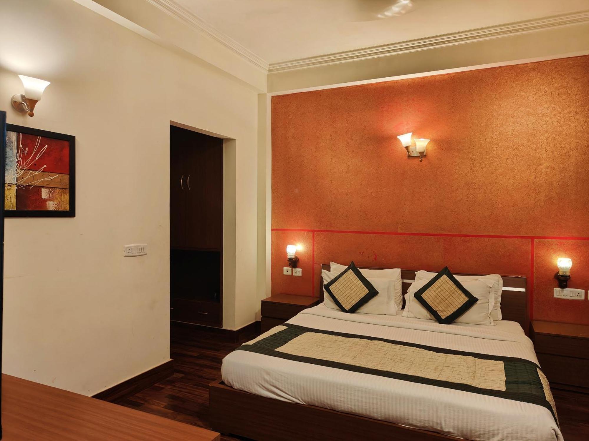 Guest house Tavisha Golf Course Mg Road Gurgaon
