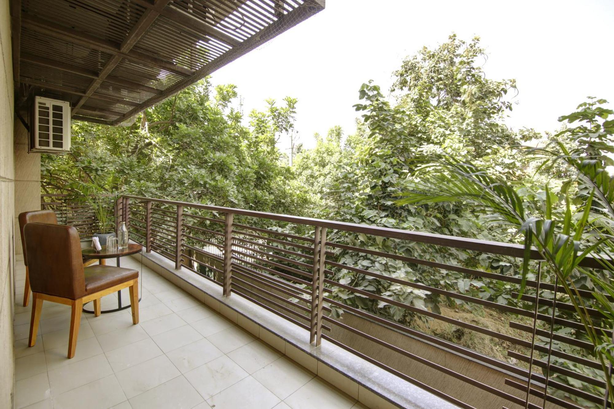 Saltstayz Select - Galleria Market & Golf Course Road Hotel 4*