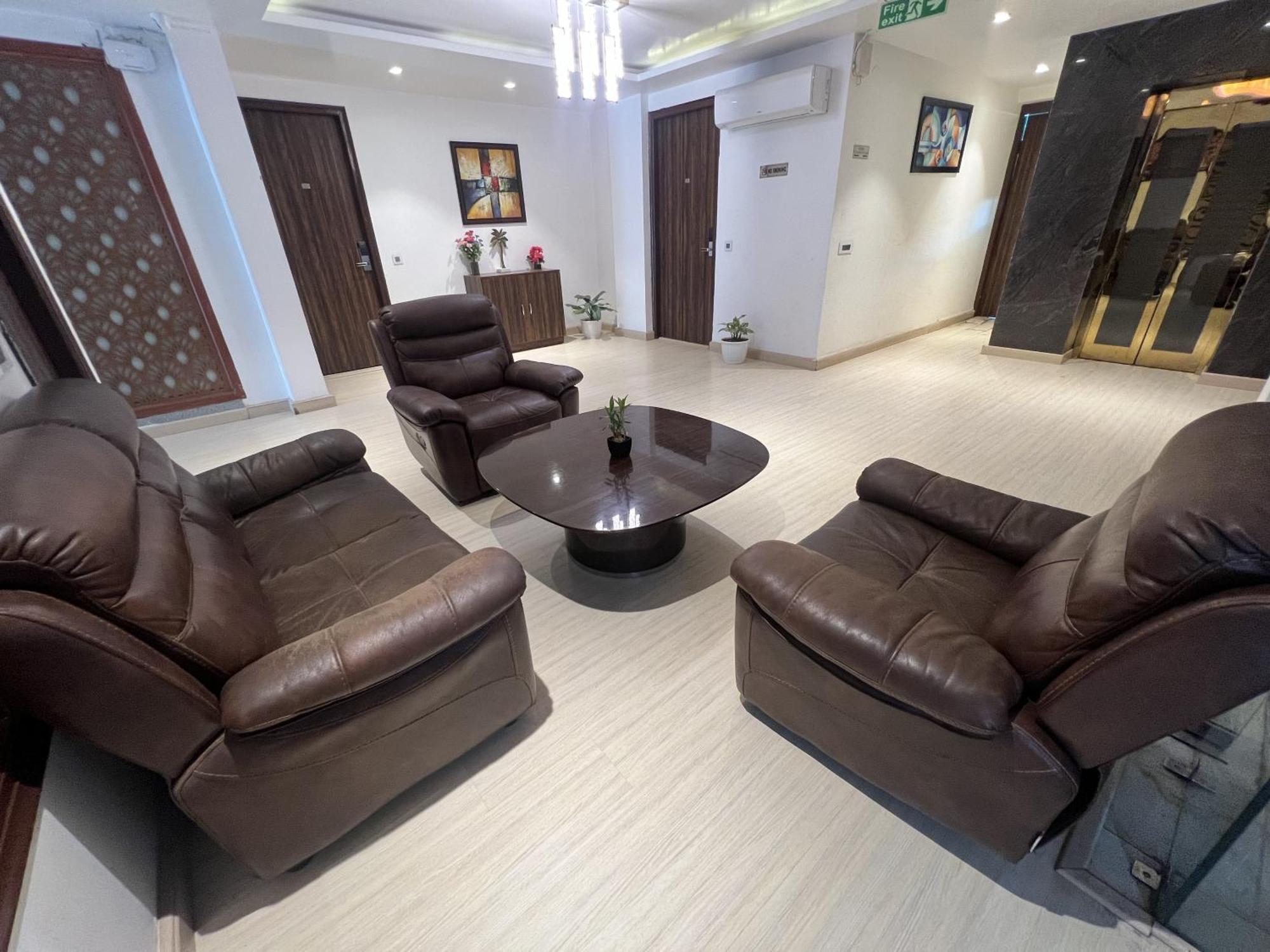 Nikko Palm Bliss - The Boutique