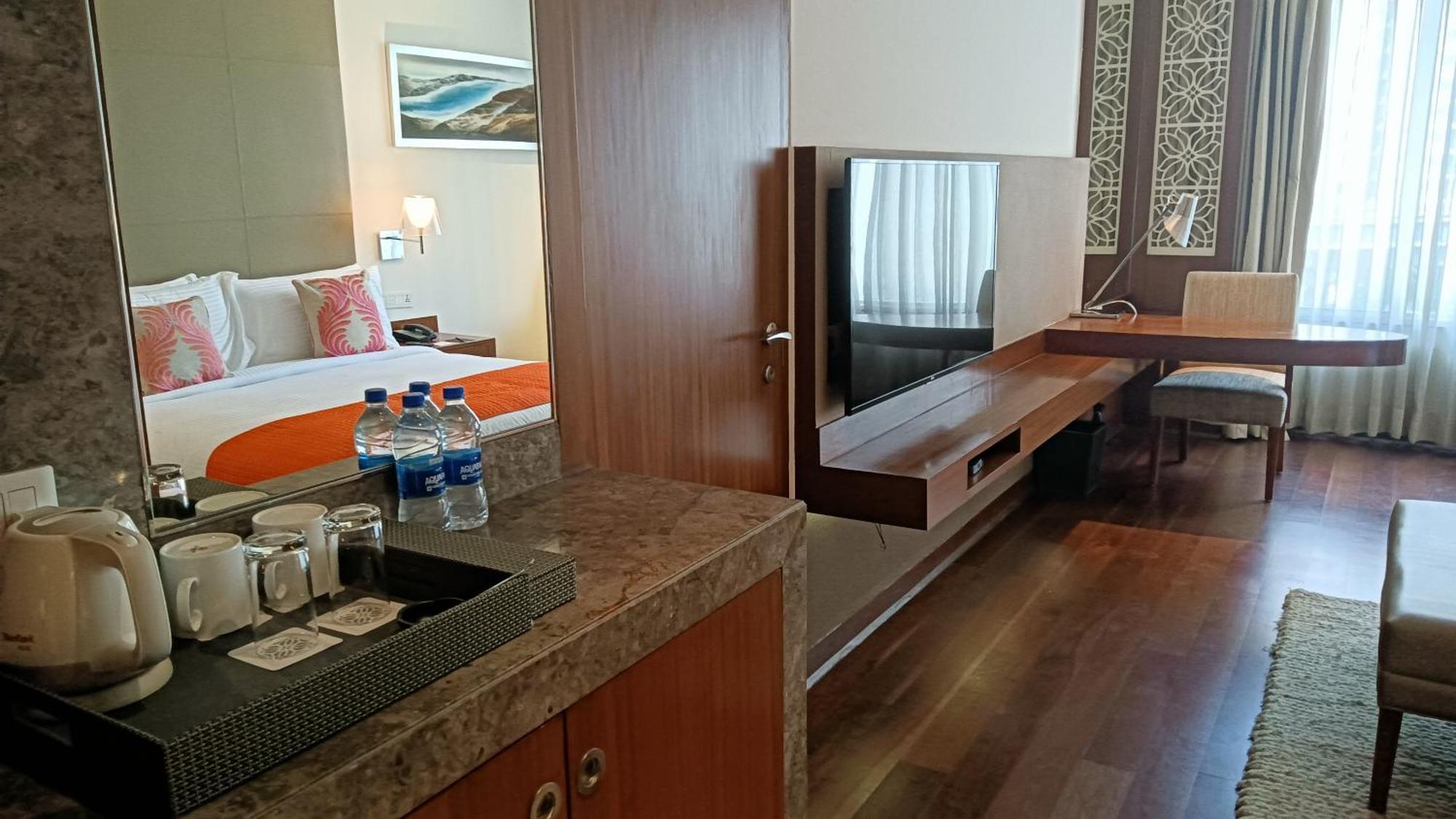 Hotel The Anya Hotel-golf Course Road Gurgaon