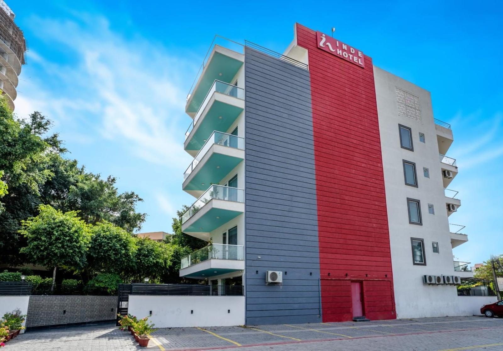Inde Golf Course Extension, Hotel Gurgaon