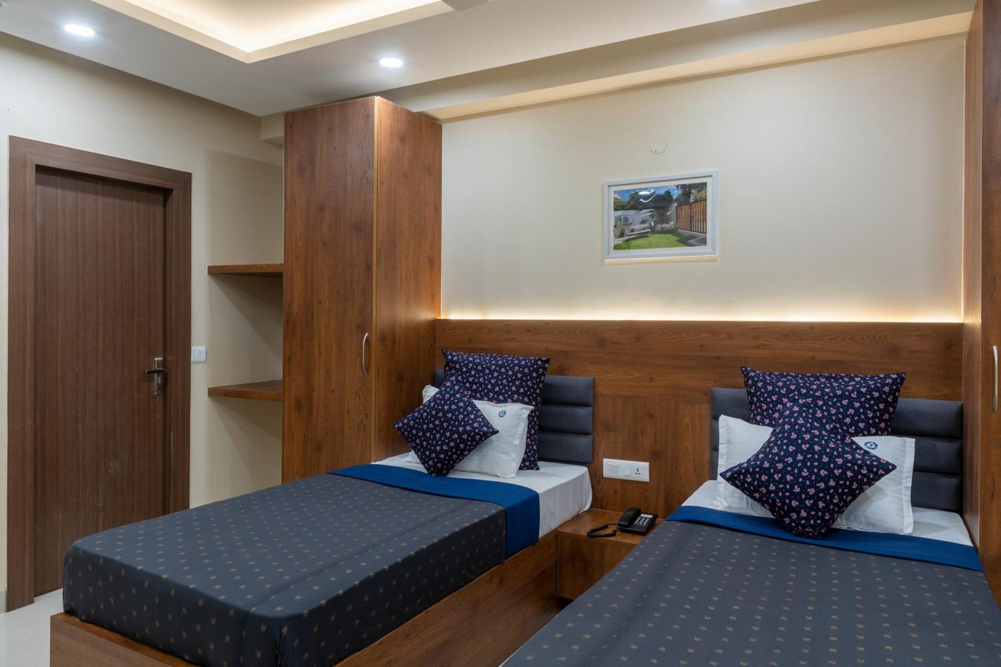 Perch Arbor Cyber Hotel Gurgaon