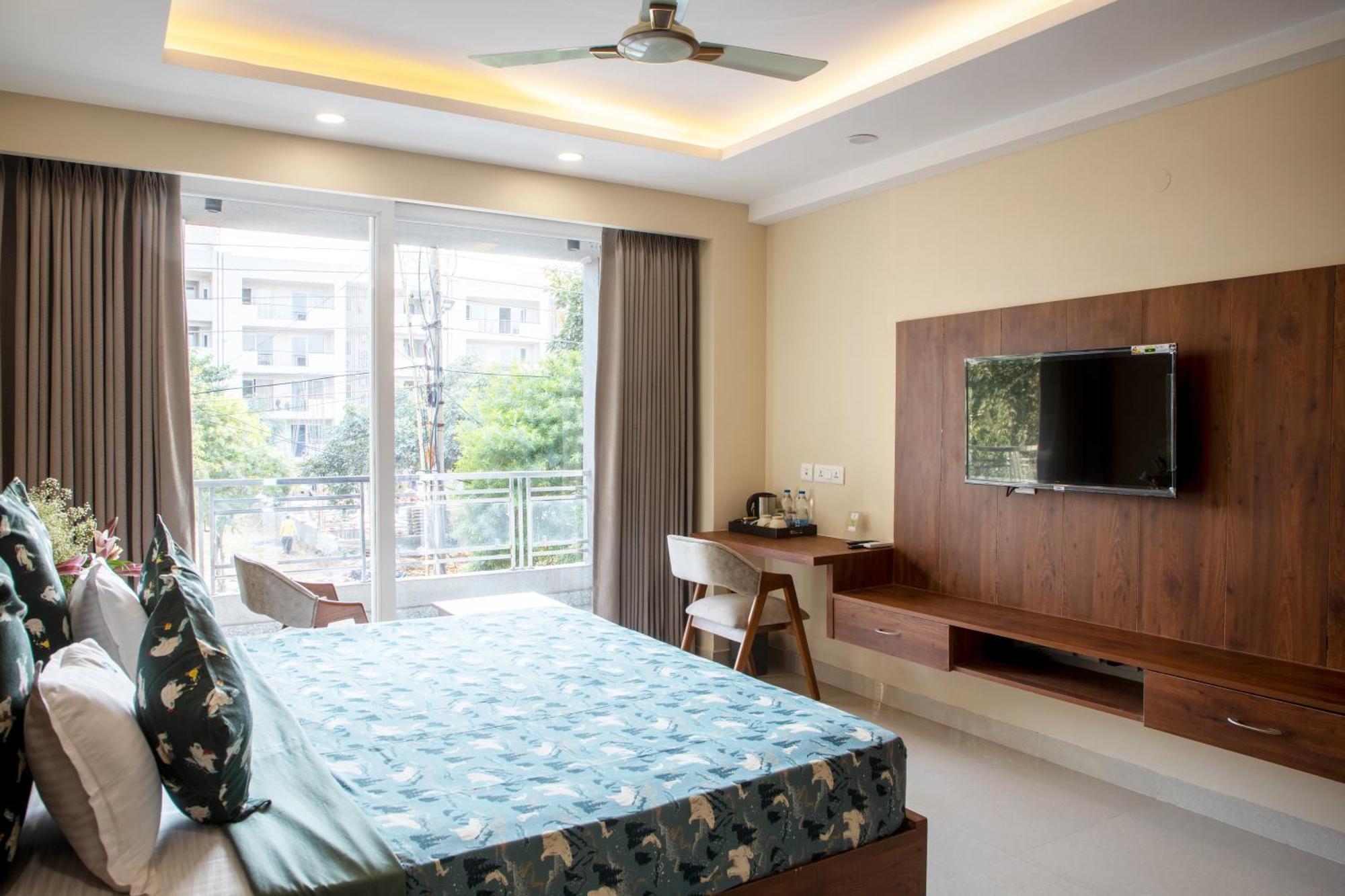 Perch Arbor Cyber Hotel Gurgaon