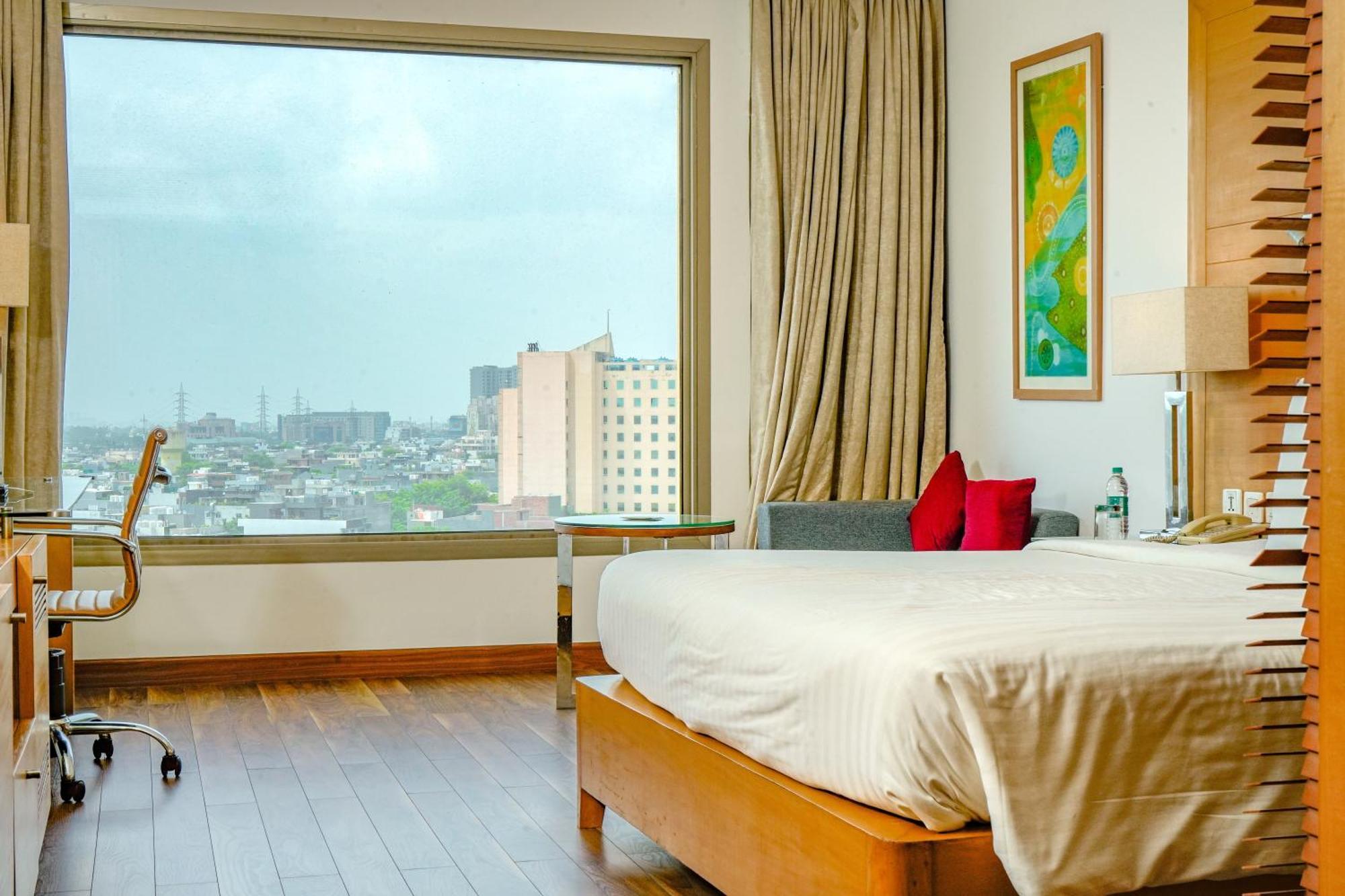 Hotel Courtyard By Marriott Gurugram Downtown 5*