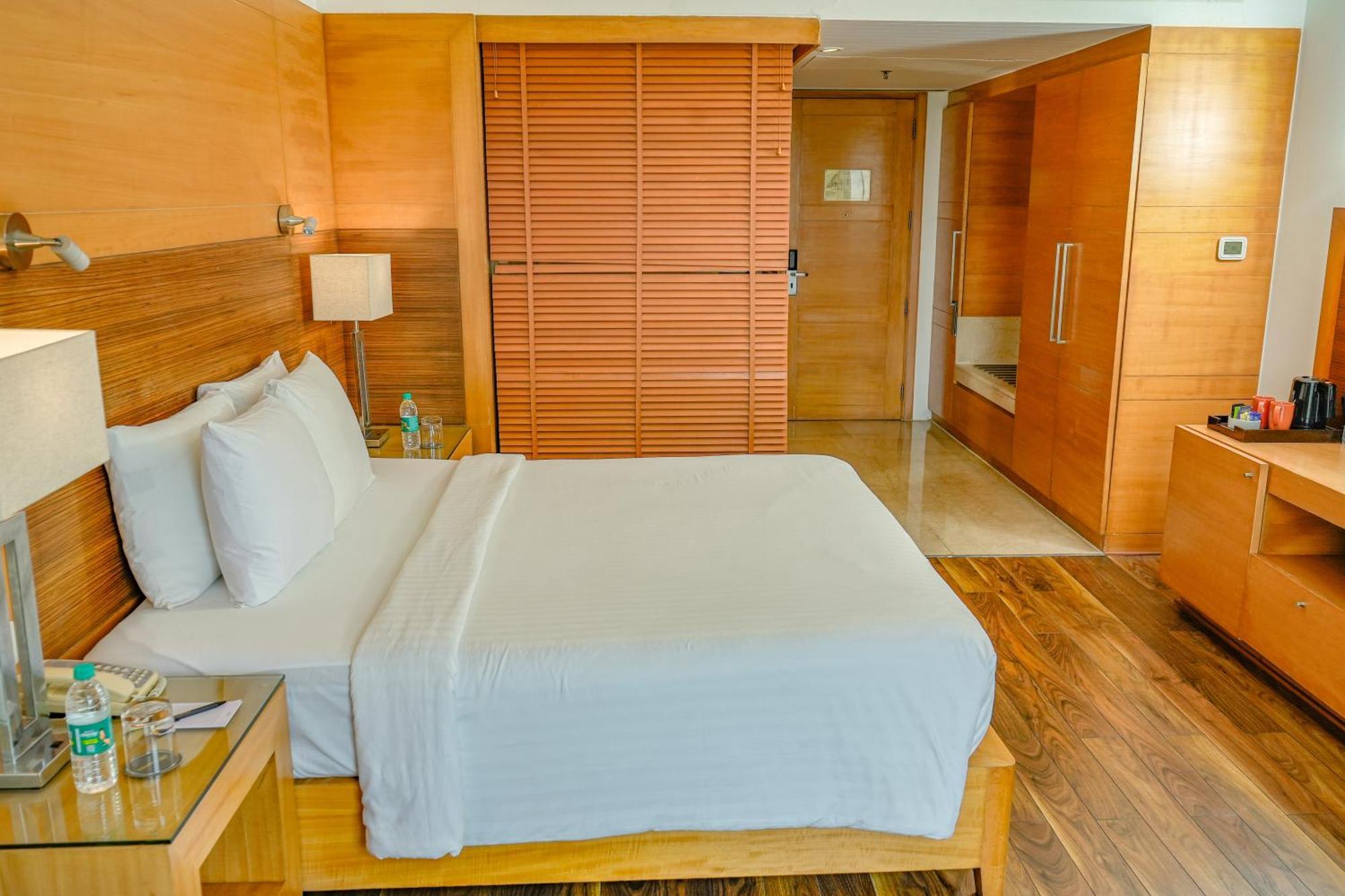 Hotel Courtyard By Marriott Gurugram Downtown Gurgaon
