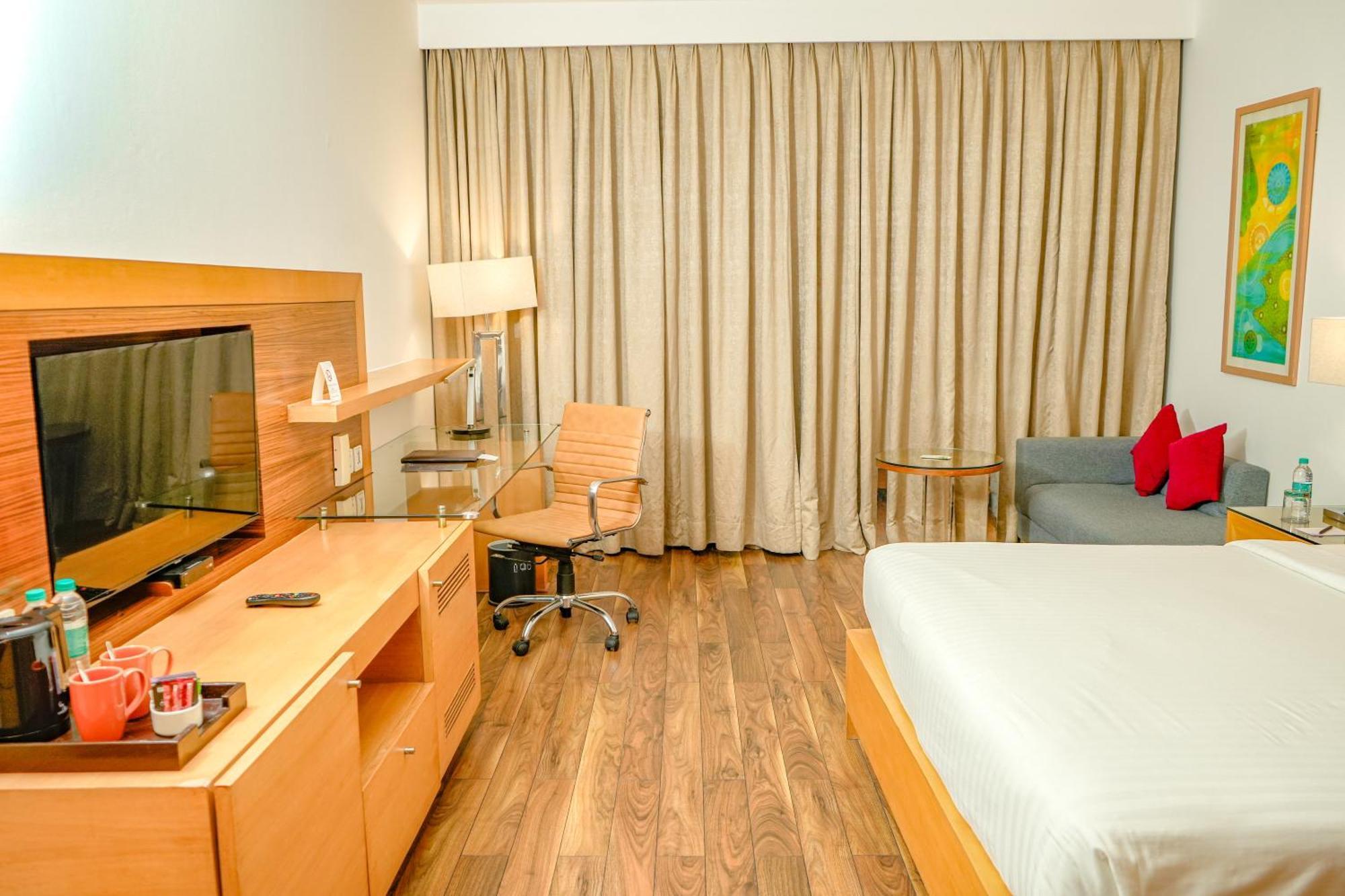 Courtyard By Marriott Gurugram Downtown Hotel