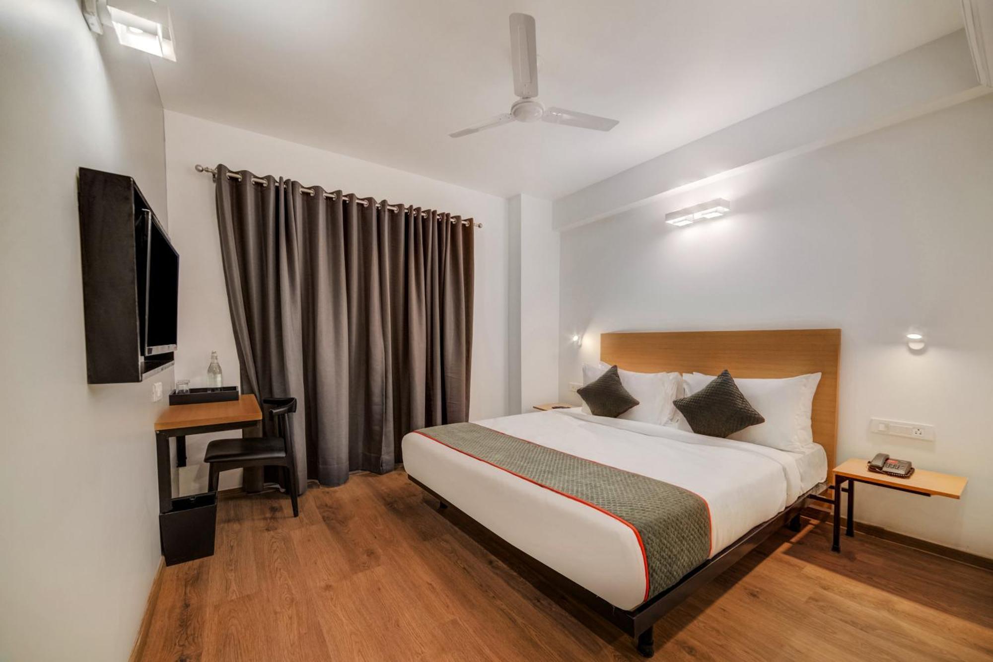 Townhouse Golf Course Road Hotel Gurgaon
